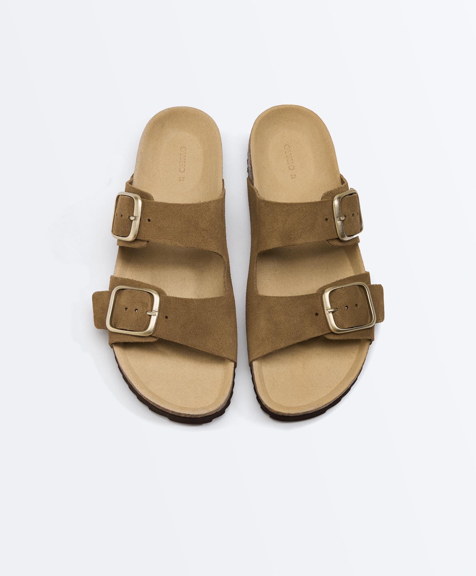 صندل من الجلد المقلوب بإبزيم صندل من الجلد المقلوب بإبزيم