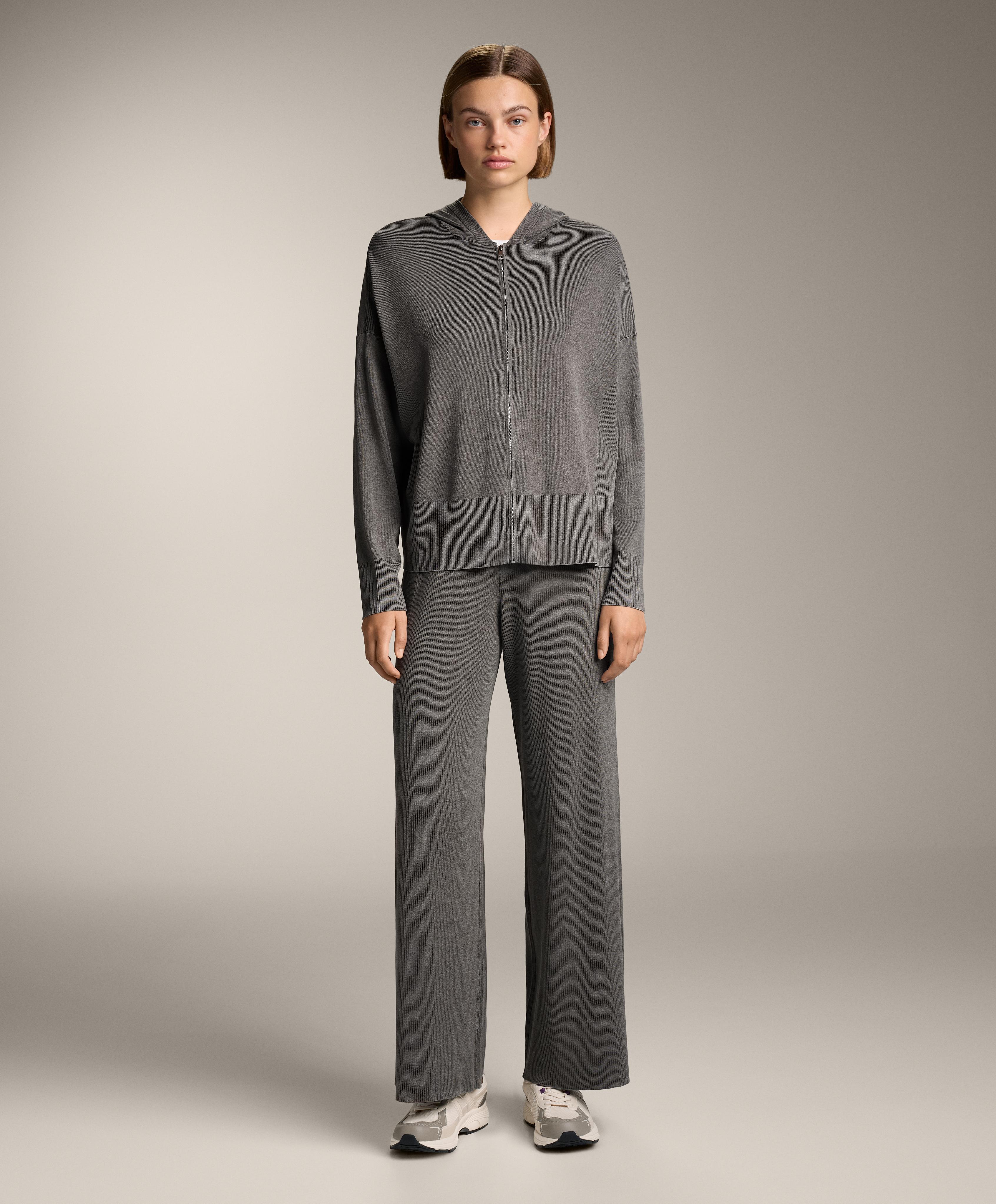 Total look en maille droit anthracite