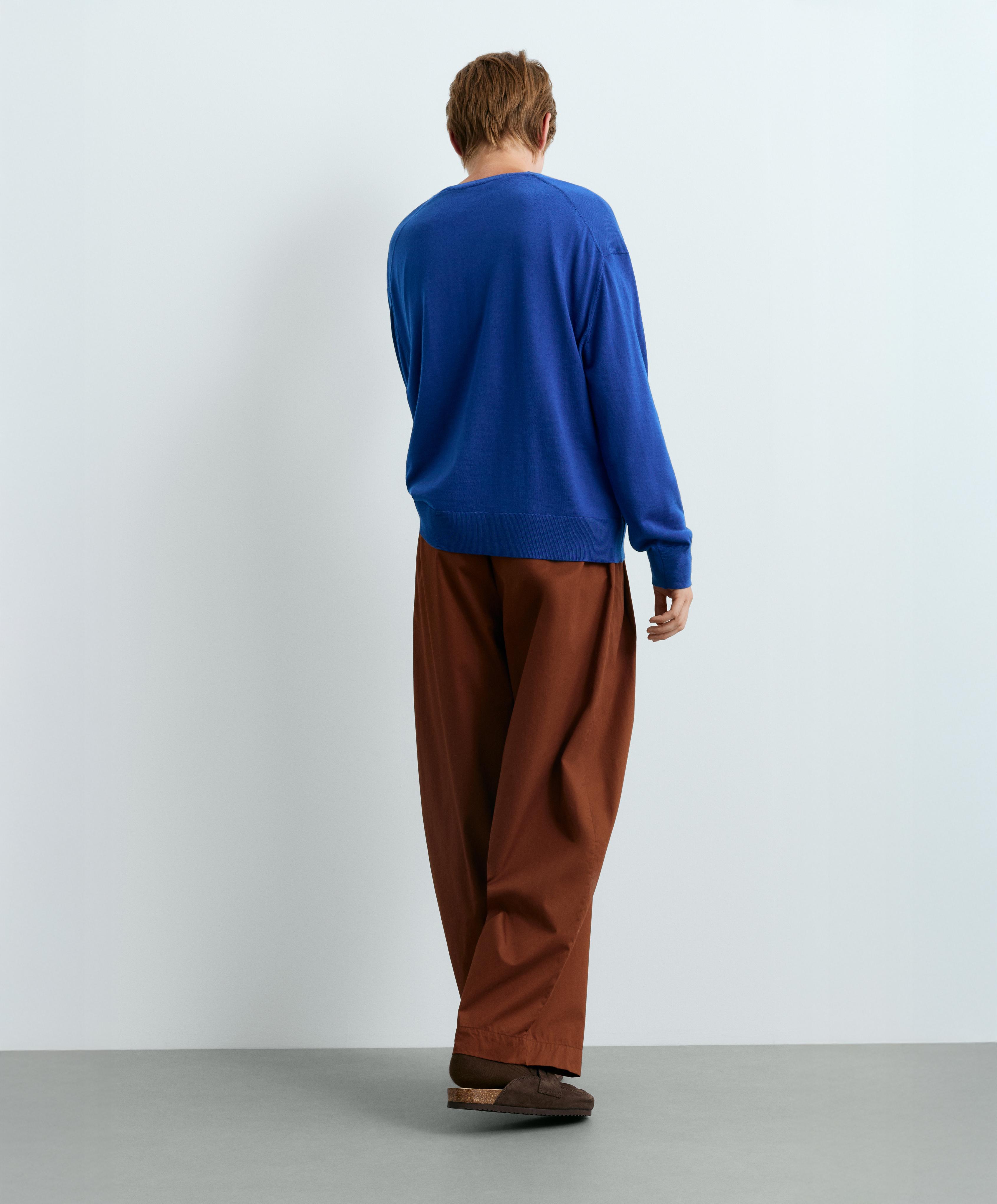100% wool V-neck knit jumper — COBALT