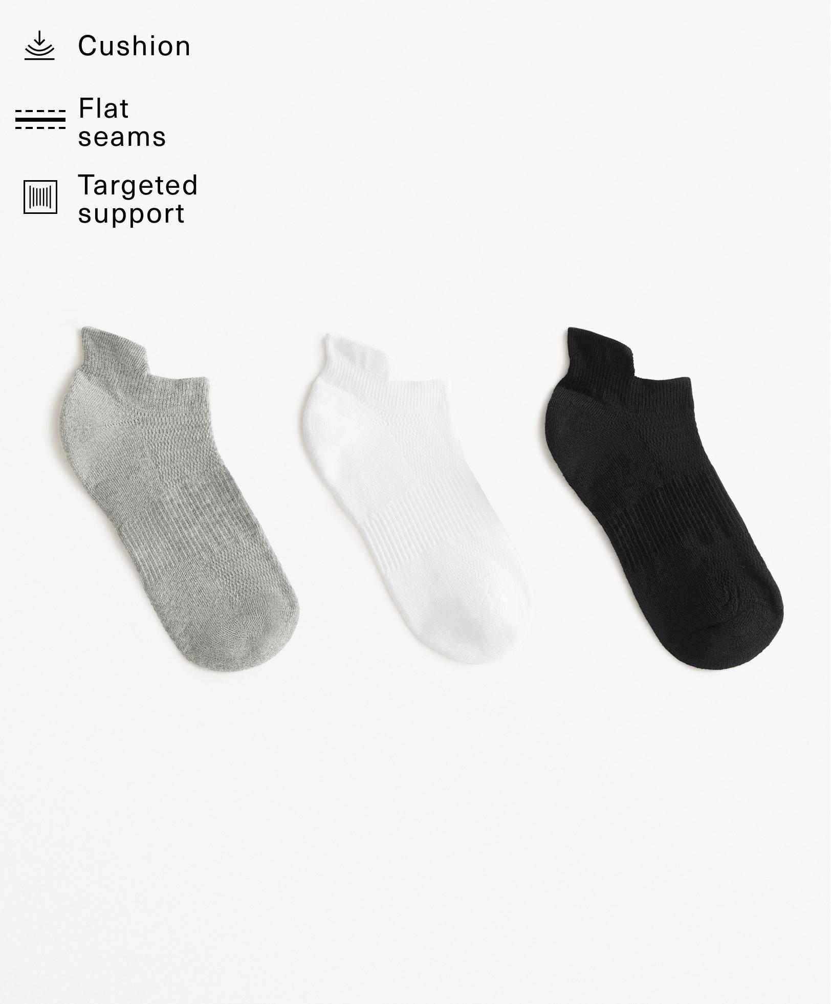 3 pairs of cotton blend sports sneaker socks with heel tab