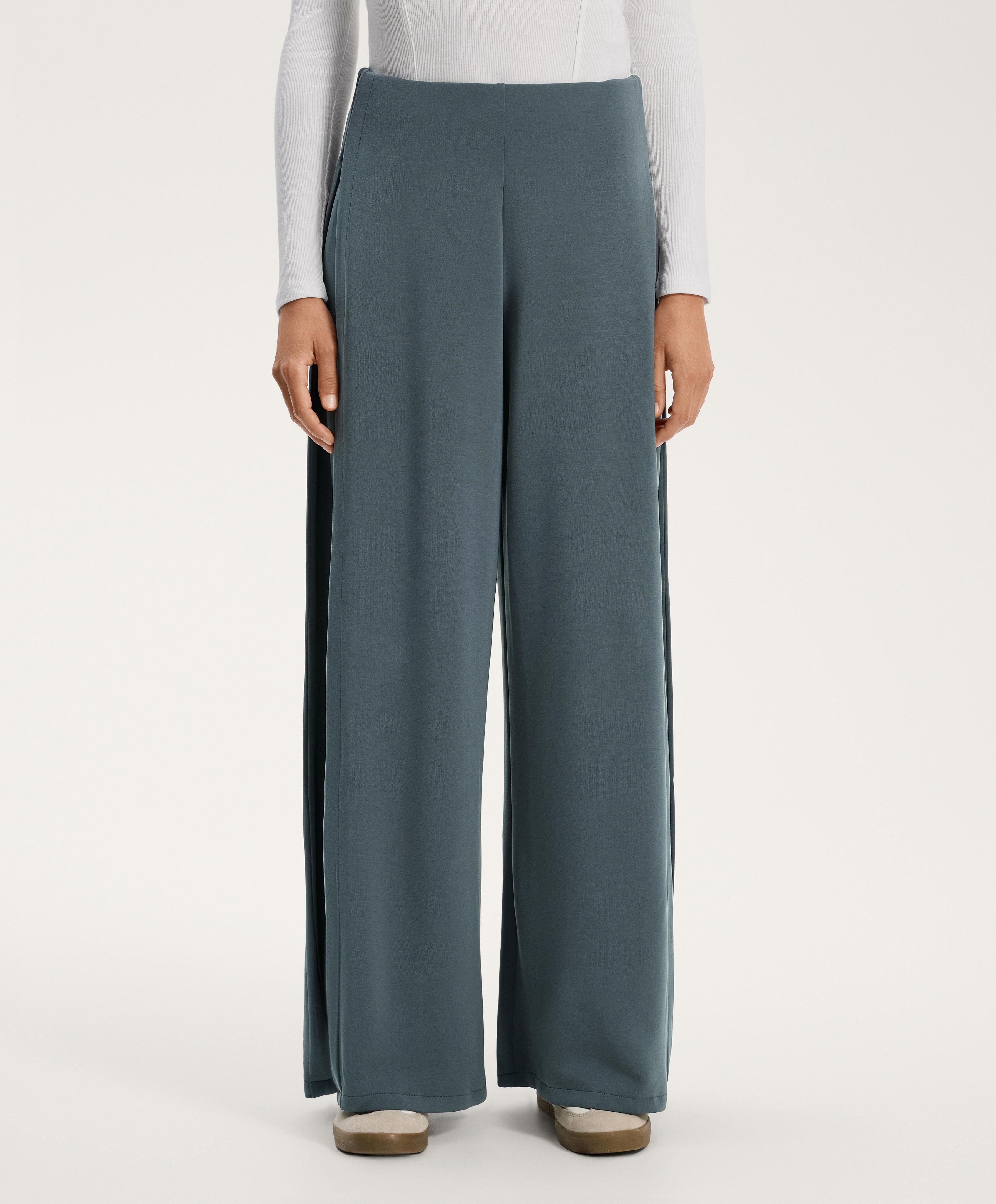 Pantaloni wide leg con piega laterale in modal soft touch