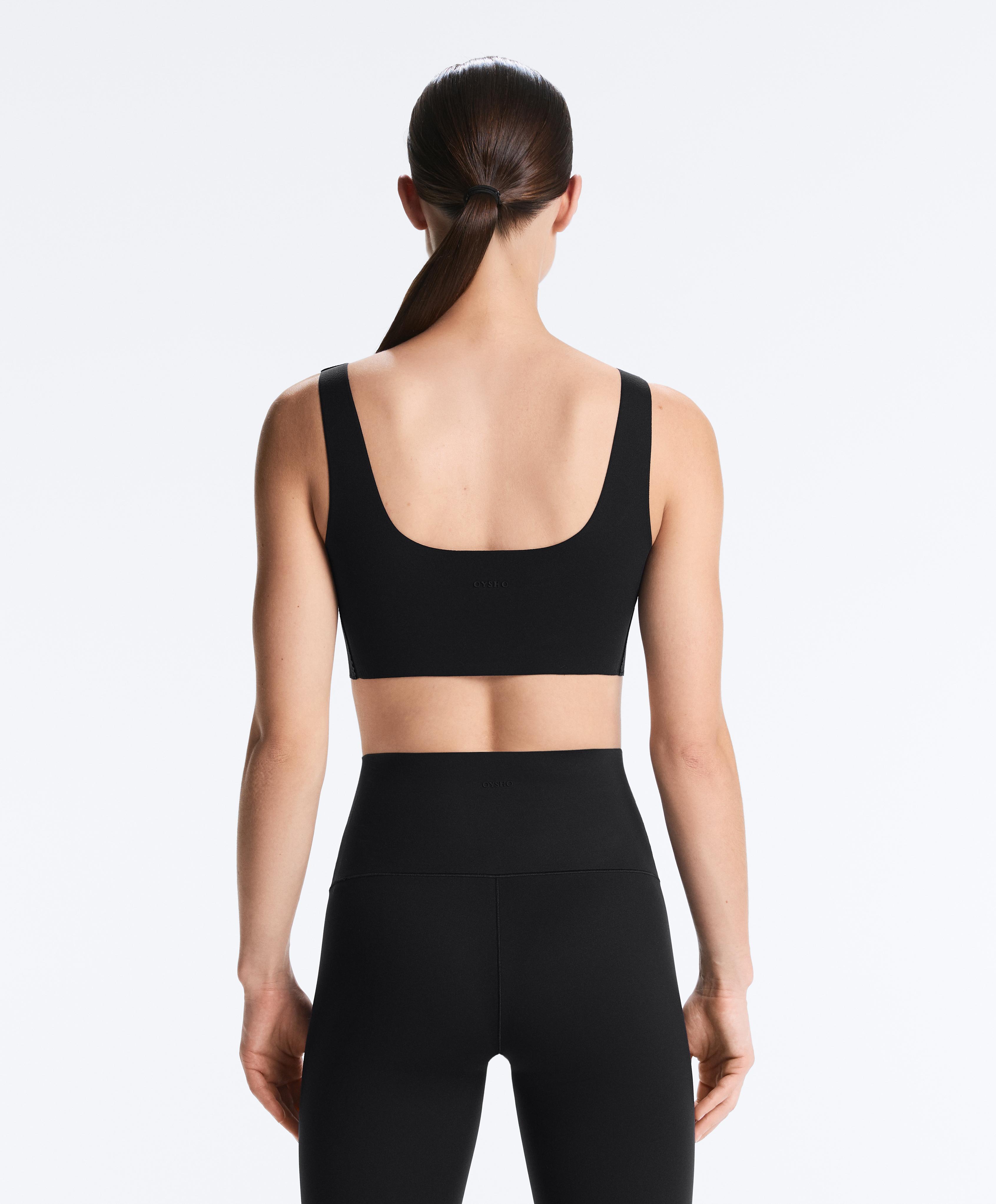 Perfect-adapt medium-support sports bra with cups — BLACK