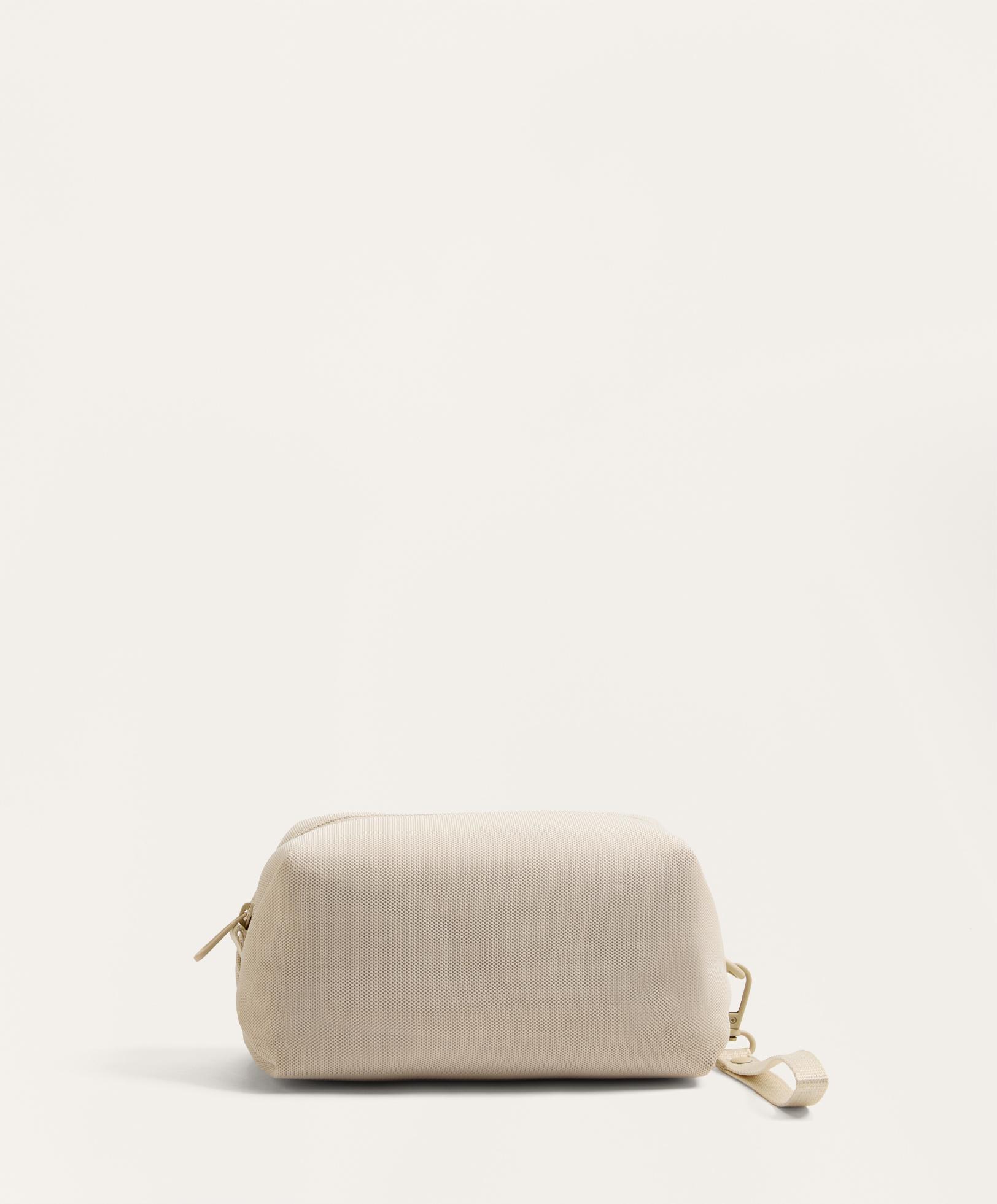 Mesh wash bag