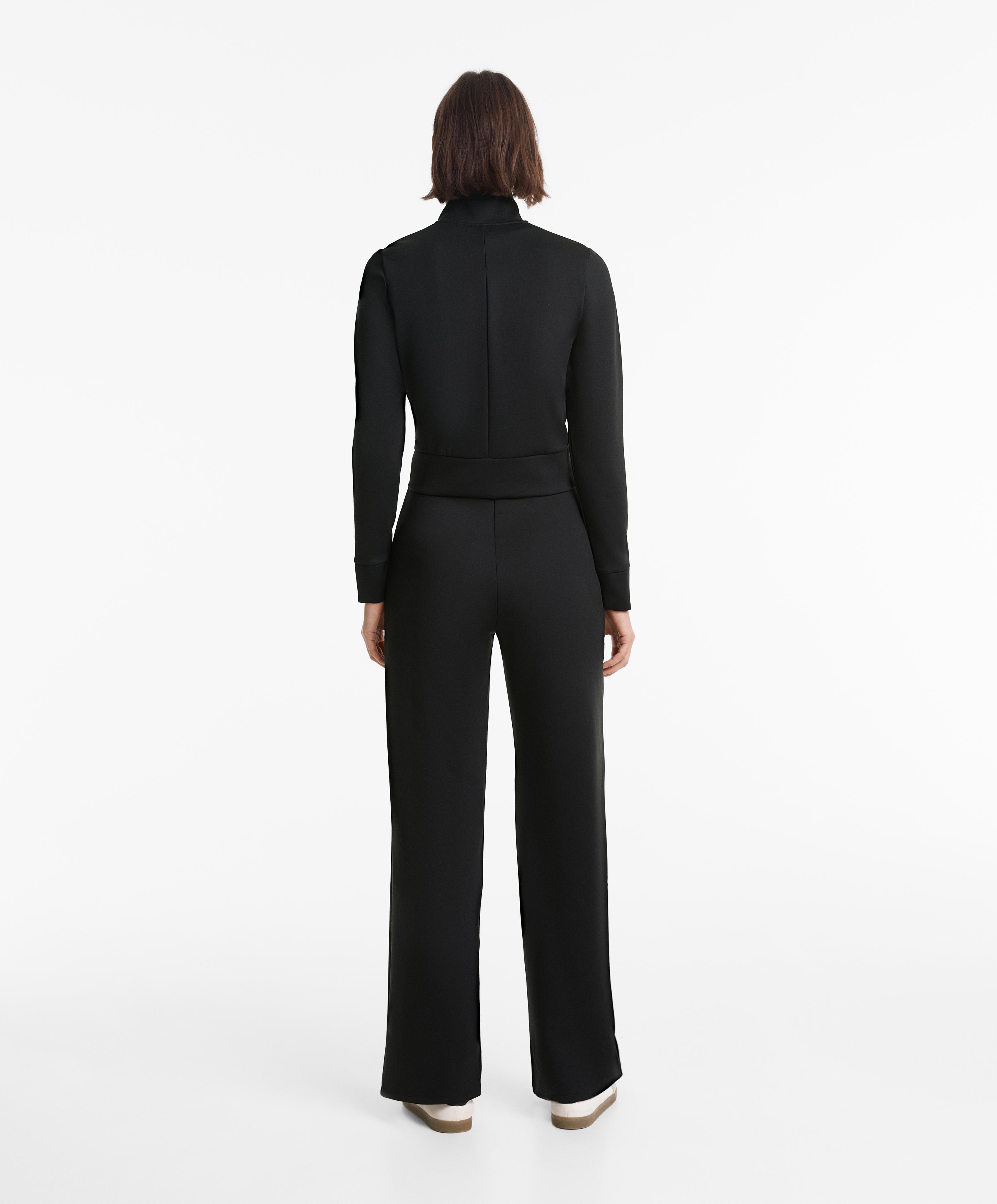 Ecru straight-cut neoprene-effect total look