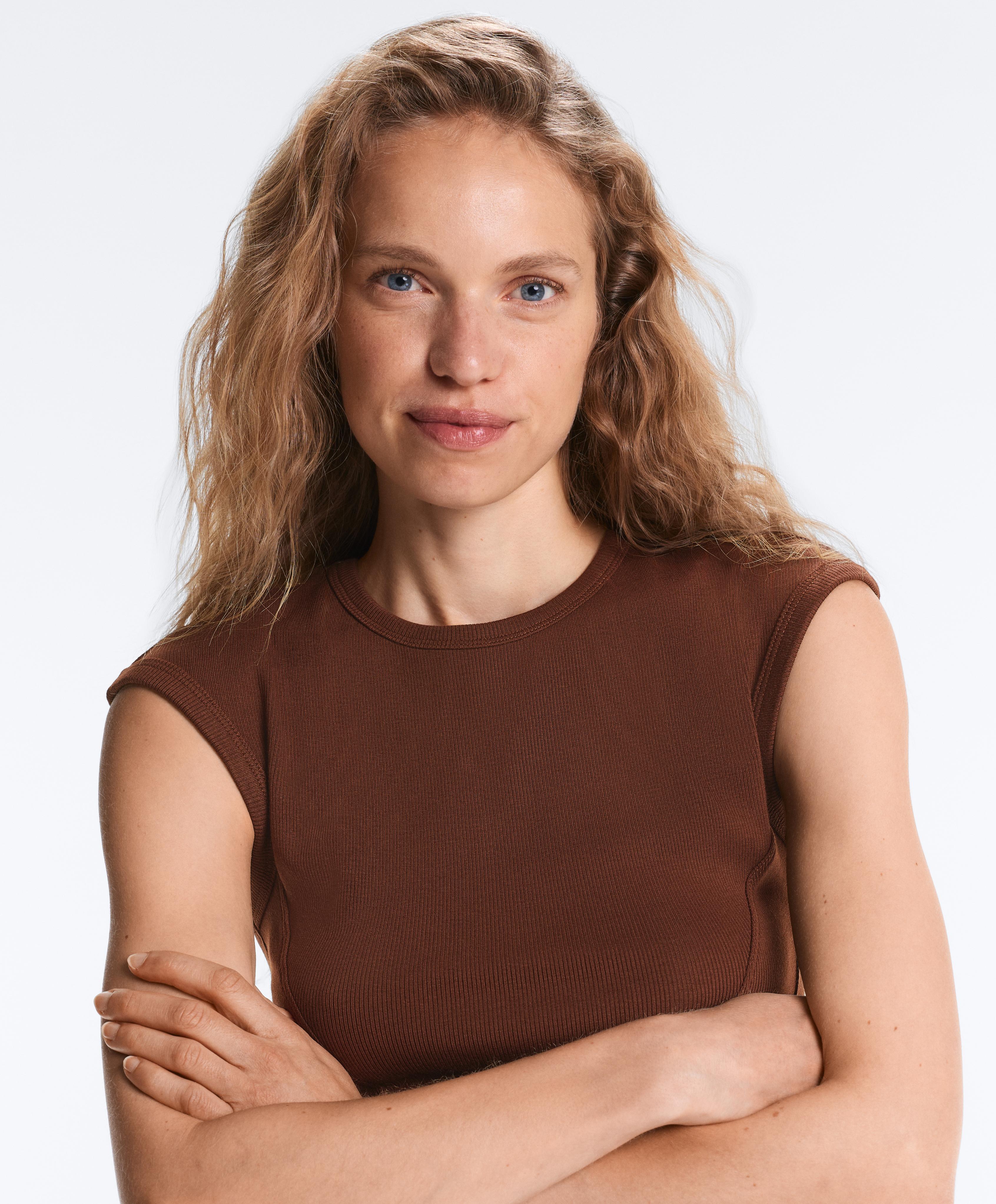 Short-sleeved rib top with cotton and modal — COFFEE