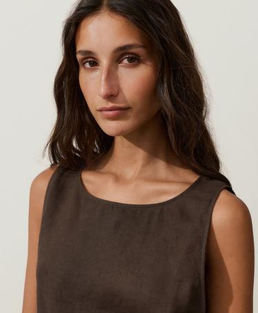 Sleeveless top with 100% linen scarf — DARK BROWN 3