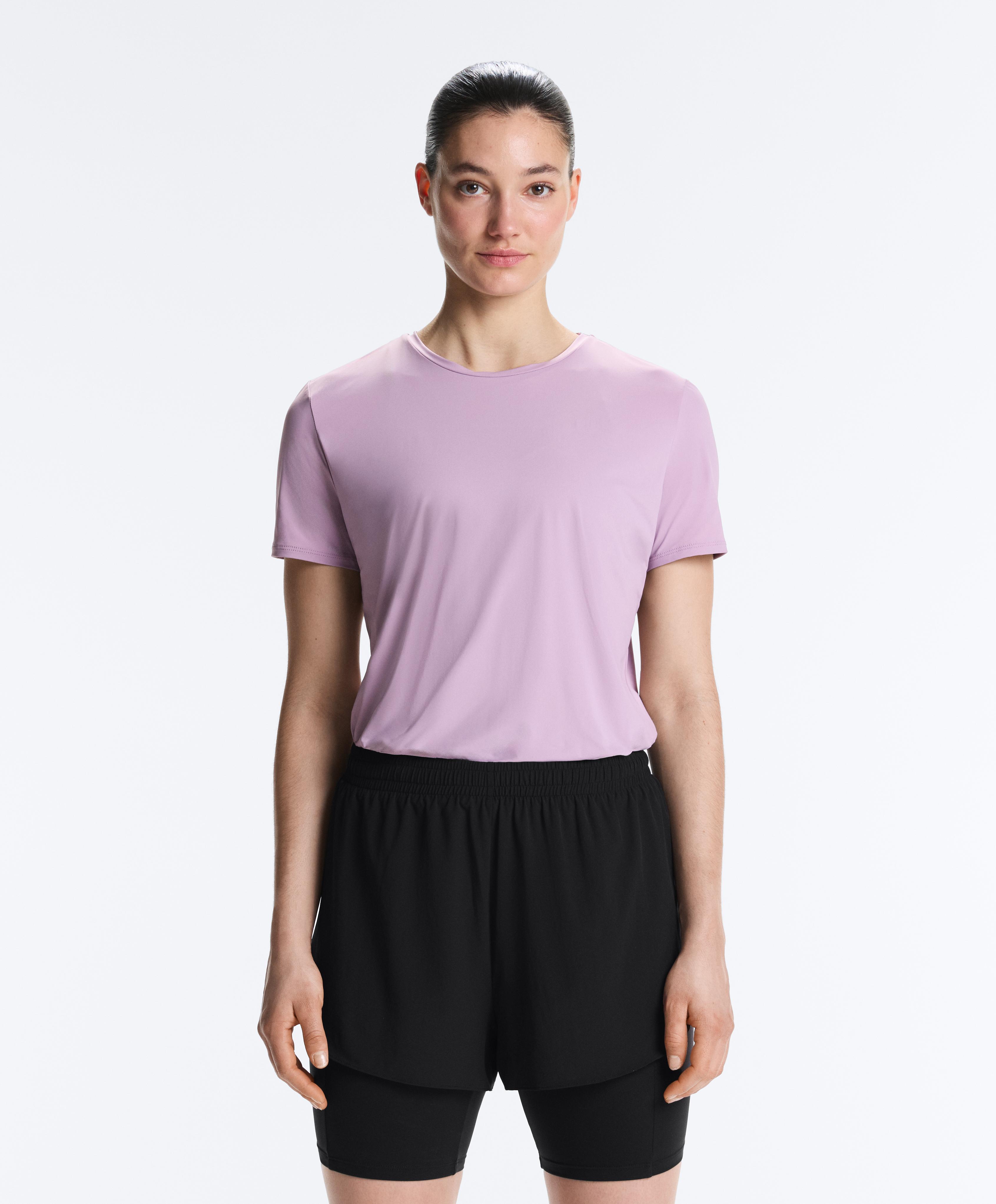 Футболка из технологичной ткани с короткими рукавами