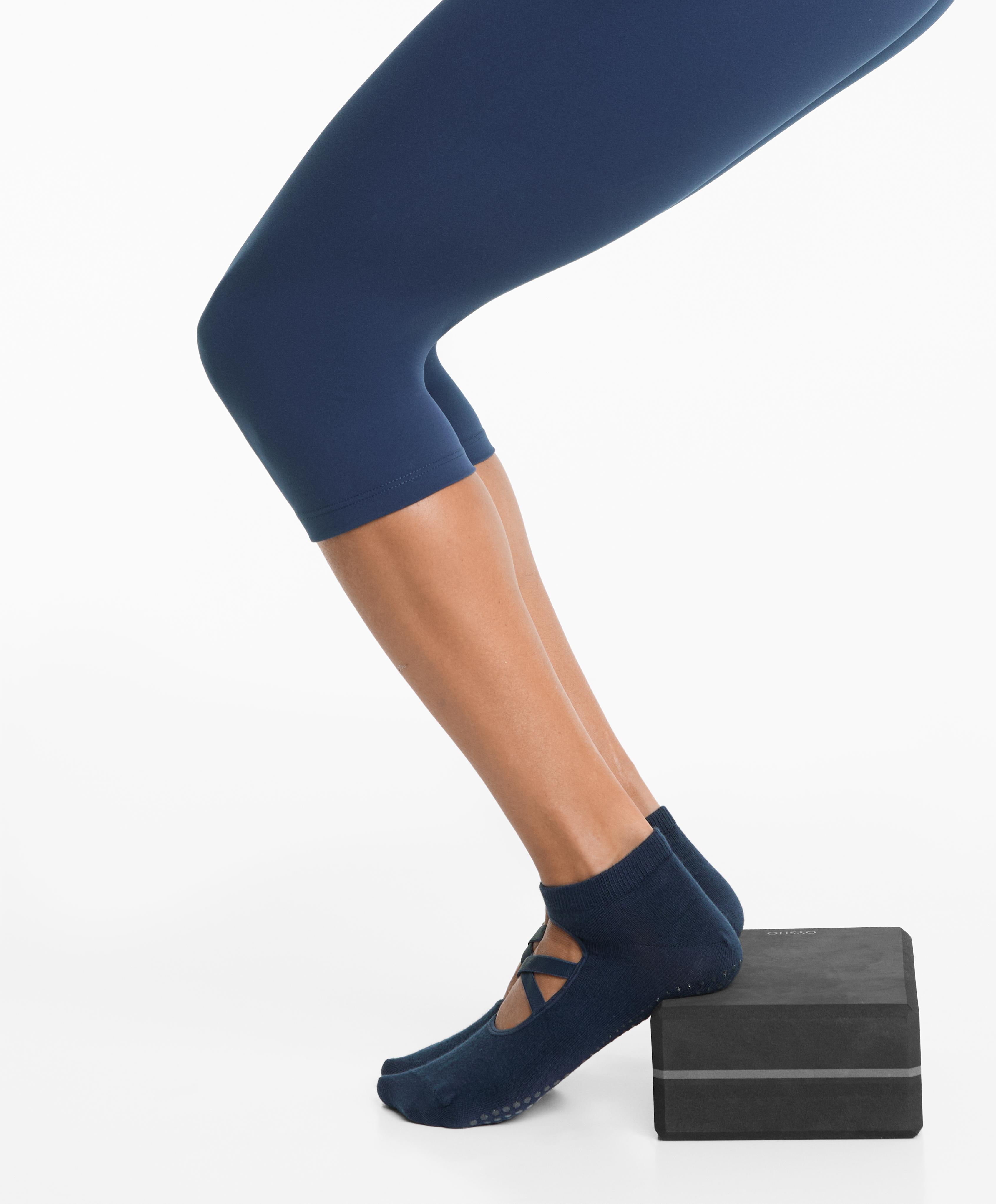 2 زوج جوارب يوغا وبيلاتس من القطن الممزوج بشرائط متقاطعة - تنزيلات 2 زوج جوارب يوغا وبيلاتس من القطن الممزوج بشرائط متقاطعة - تنزيلات