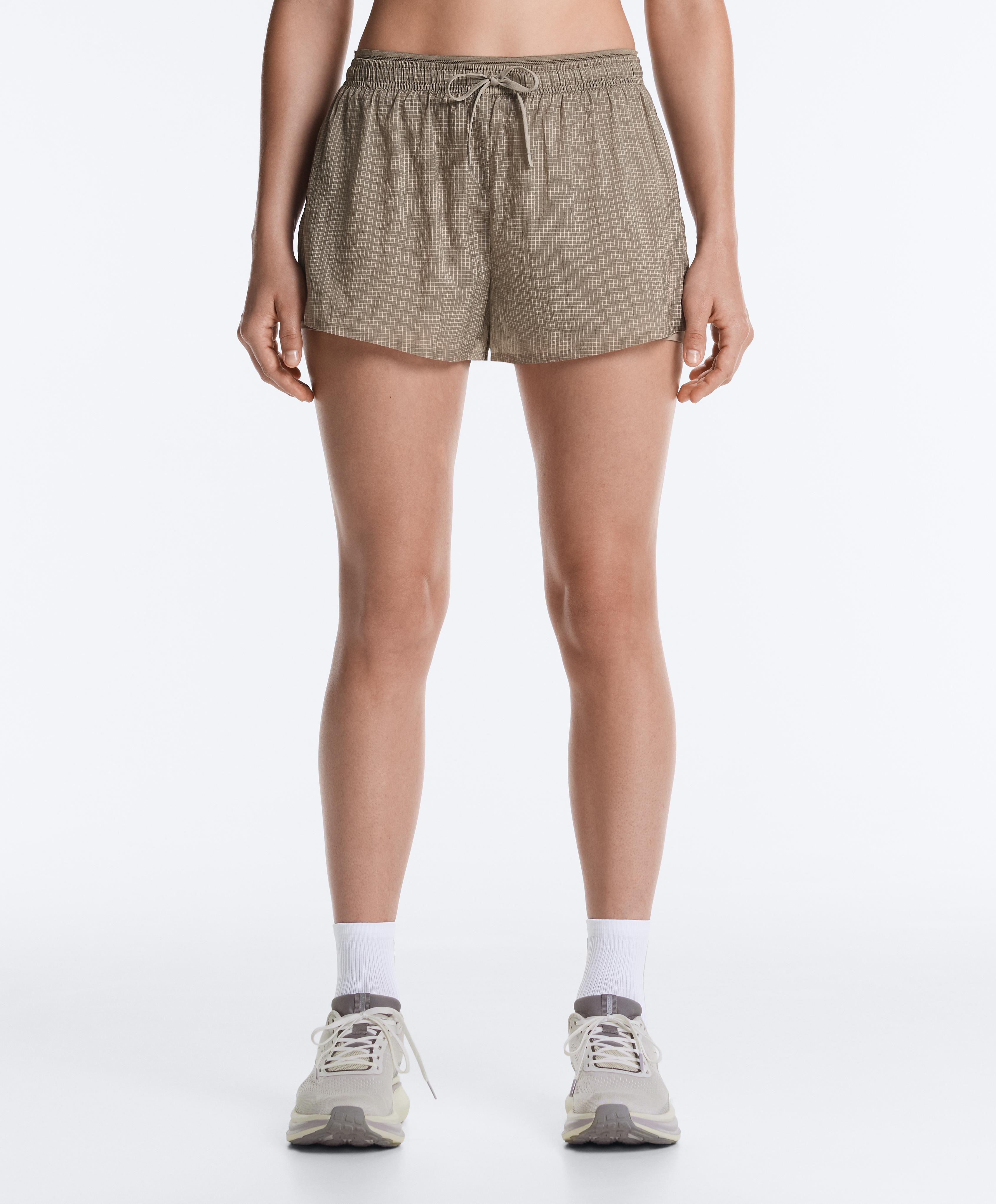 Technical 2-in-1 checked mid-rise shorts — MINK GREY