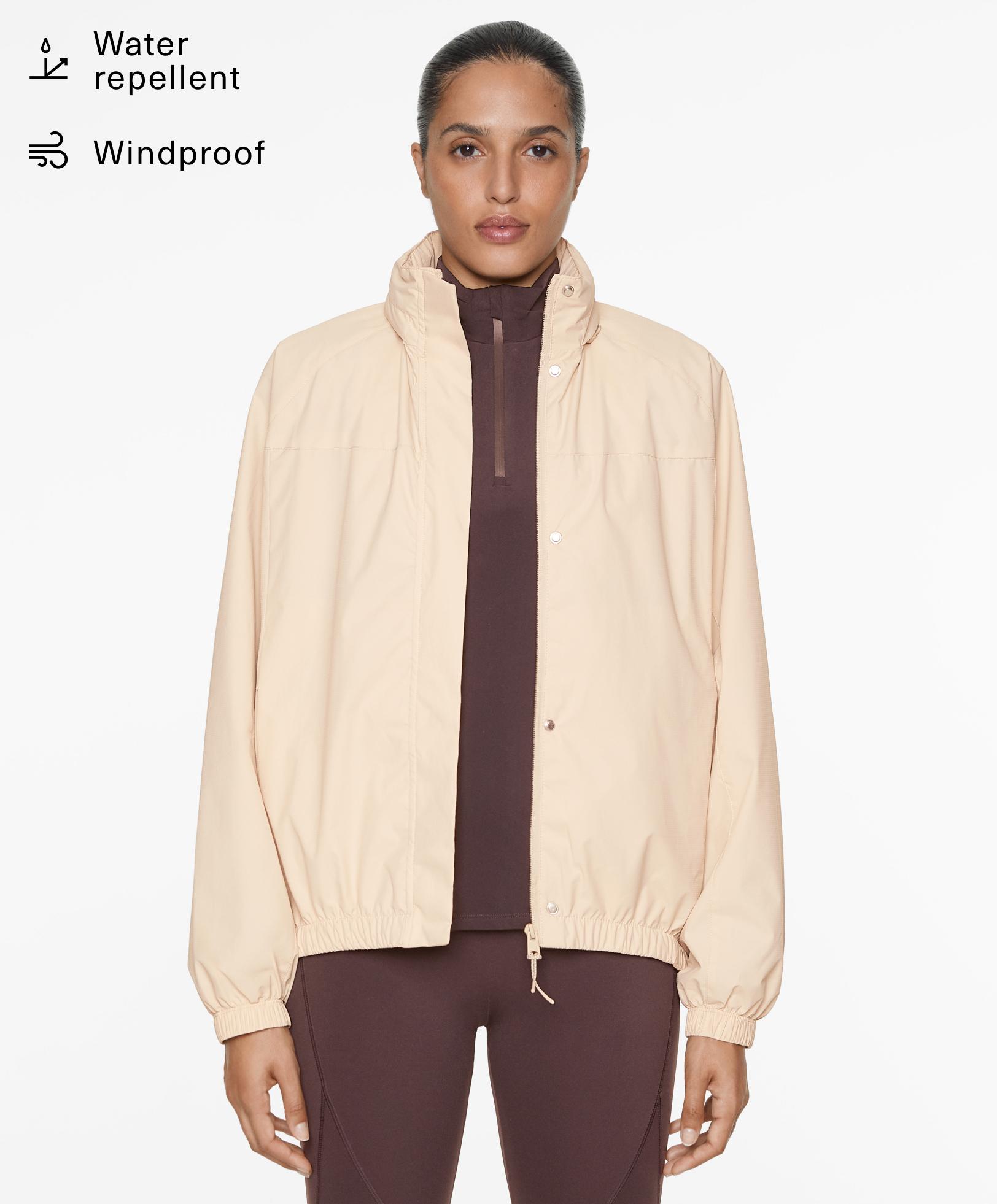 Water-repellent windbreaker