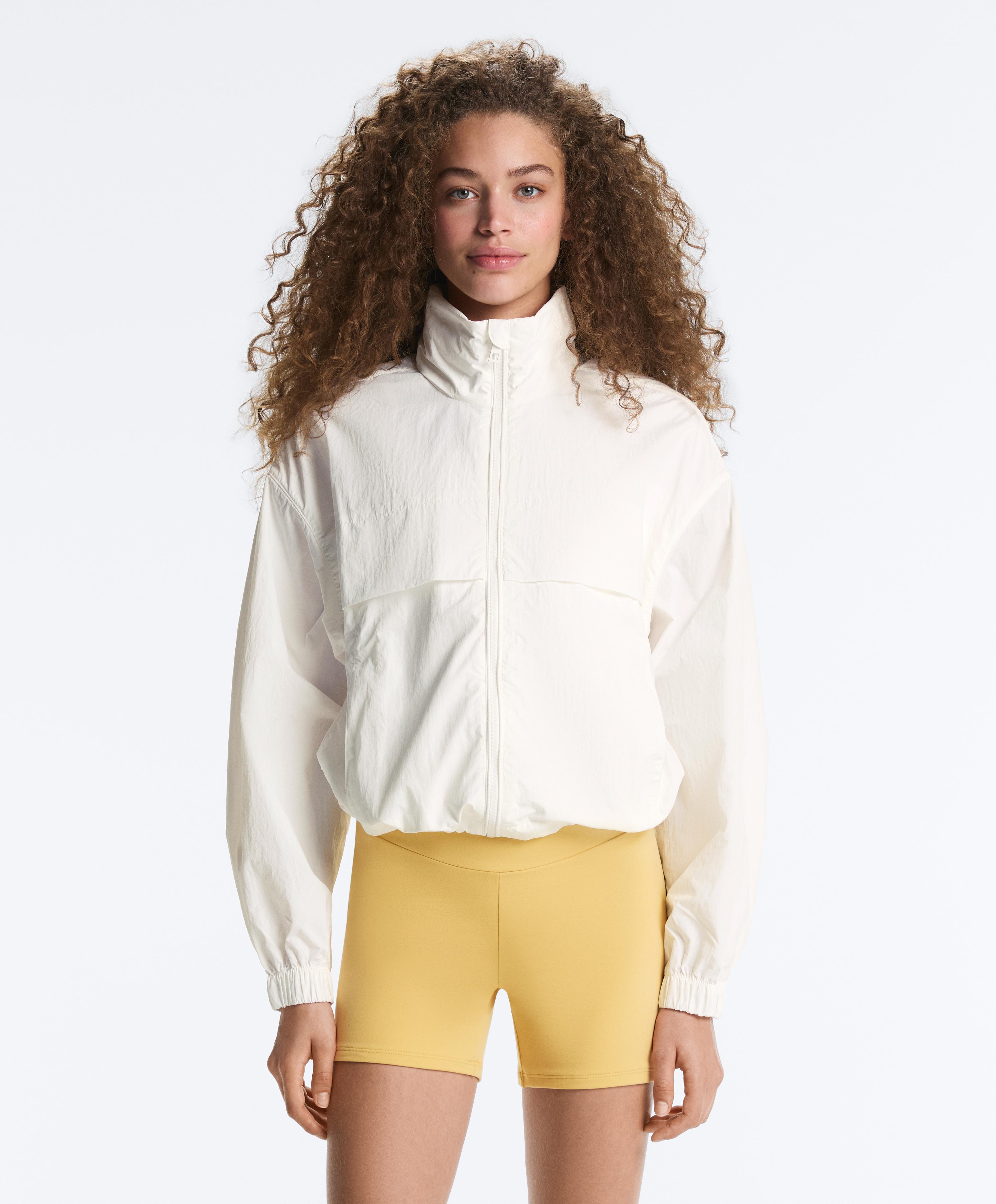 Chamarra track repelente al agua