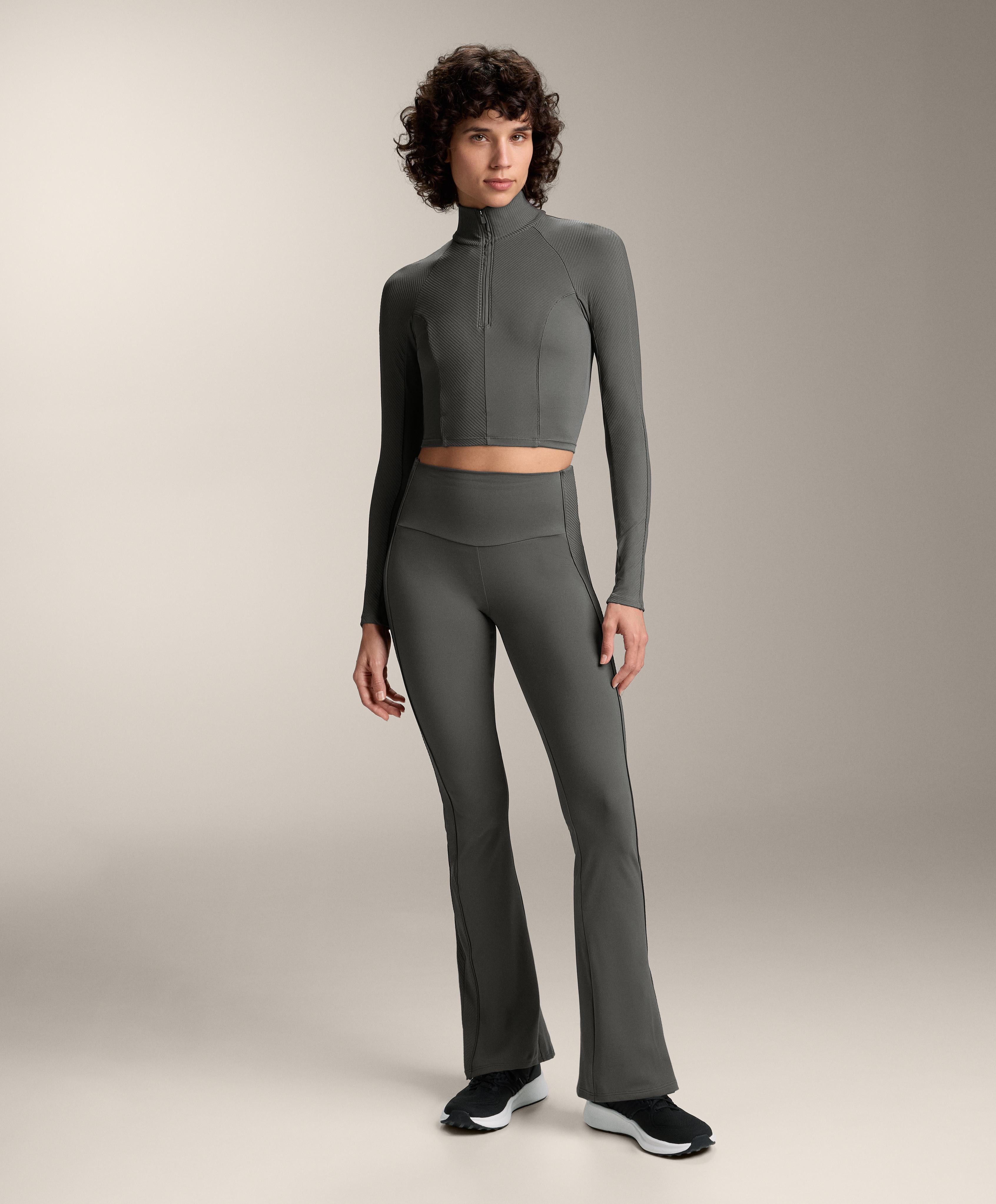 Pantalone flare high rise Comfortlux rib lateral - Sniženje Pantalone flare high rise Comfortlux rib lateral - Sniženje