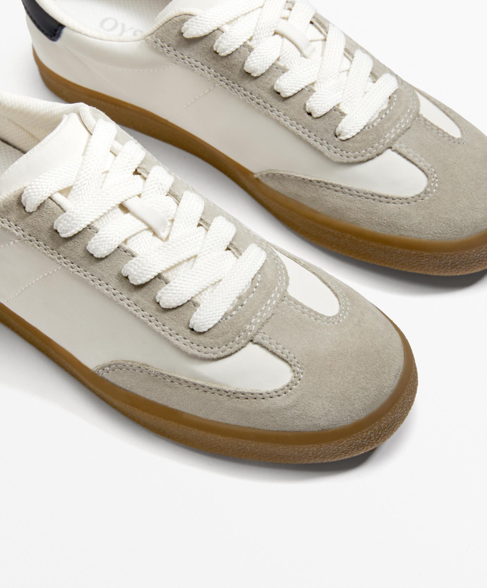 Nylon trainers with split-leather pieces