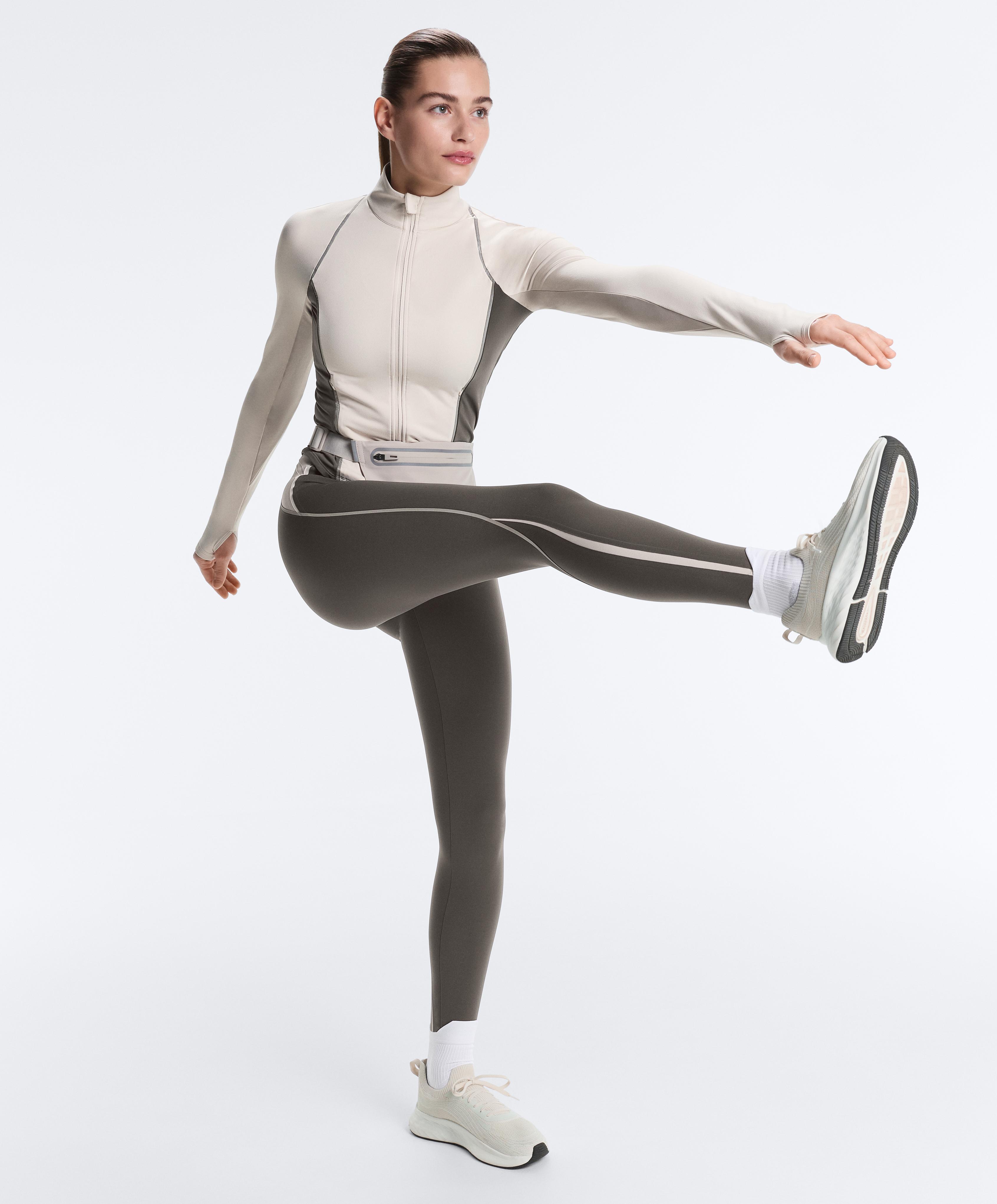 Light warm reflective technical jacket — SAND