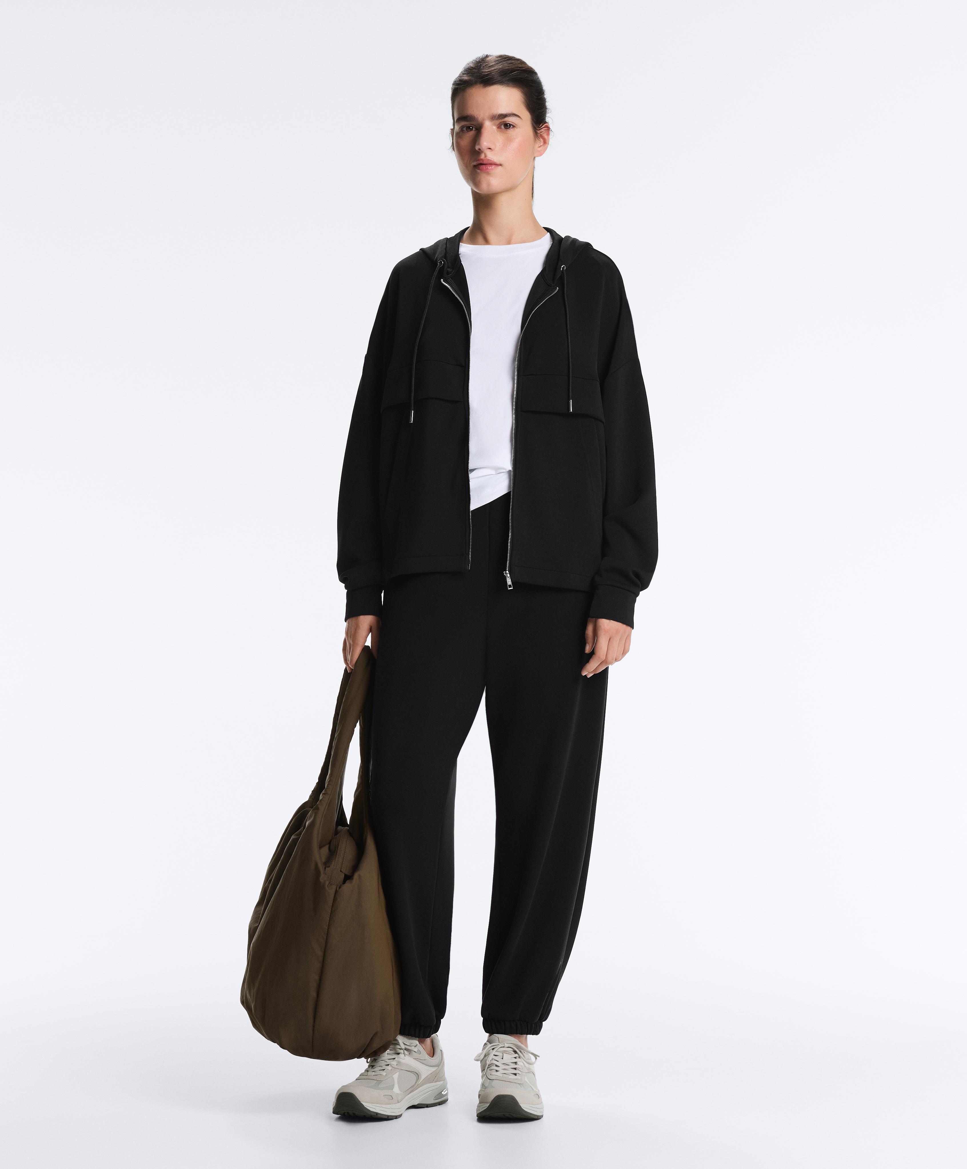 Sweat zippé avec modal au toucher doux