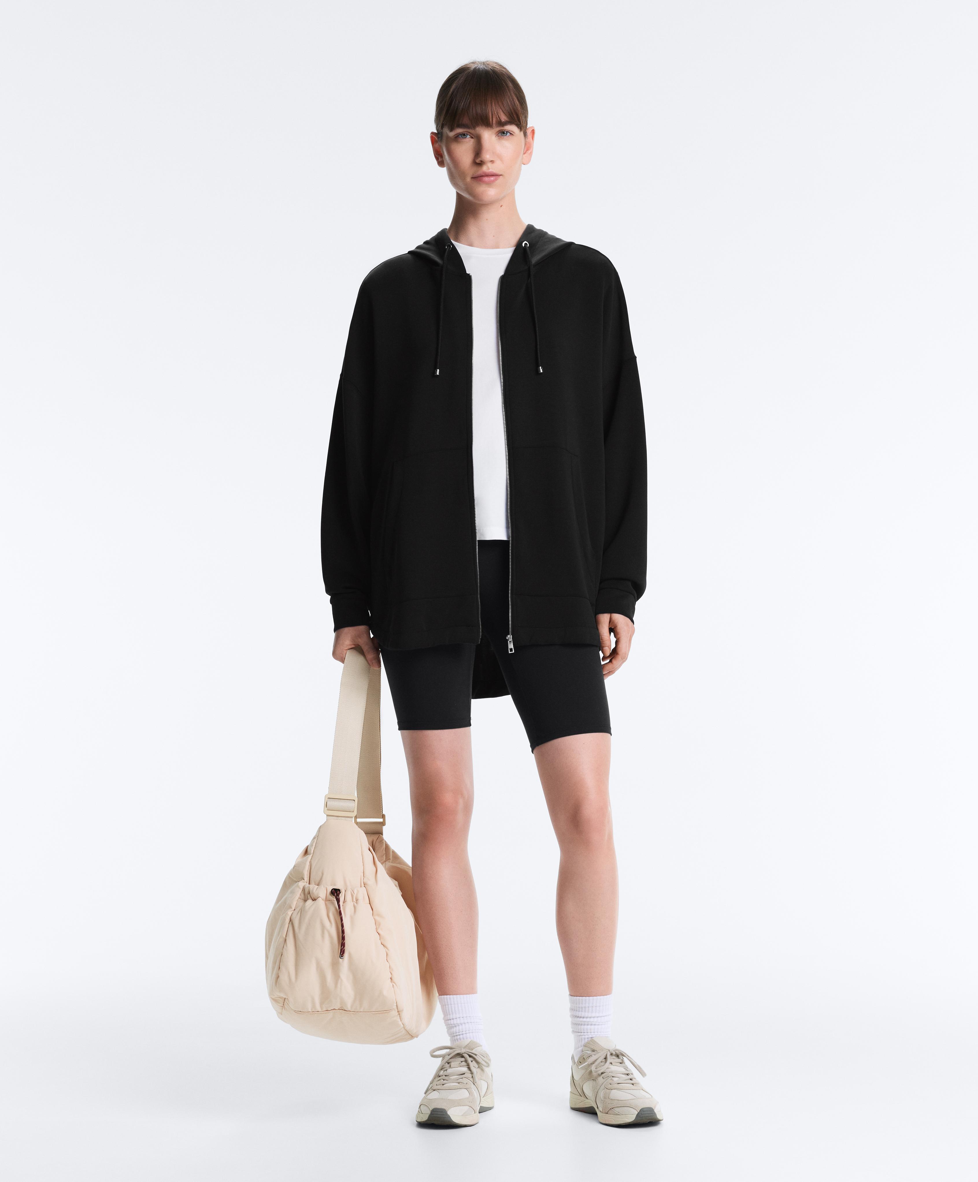 Dlhá bunda s modalom, jemná na dotyk Dlhá bunda s modalom, jemná na dotyk