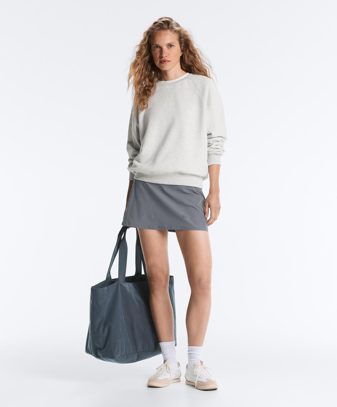 Evermove high rise striped short skirt — STEEL GREY