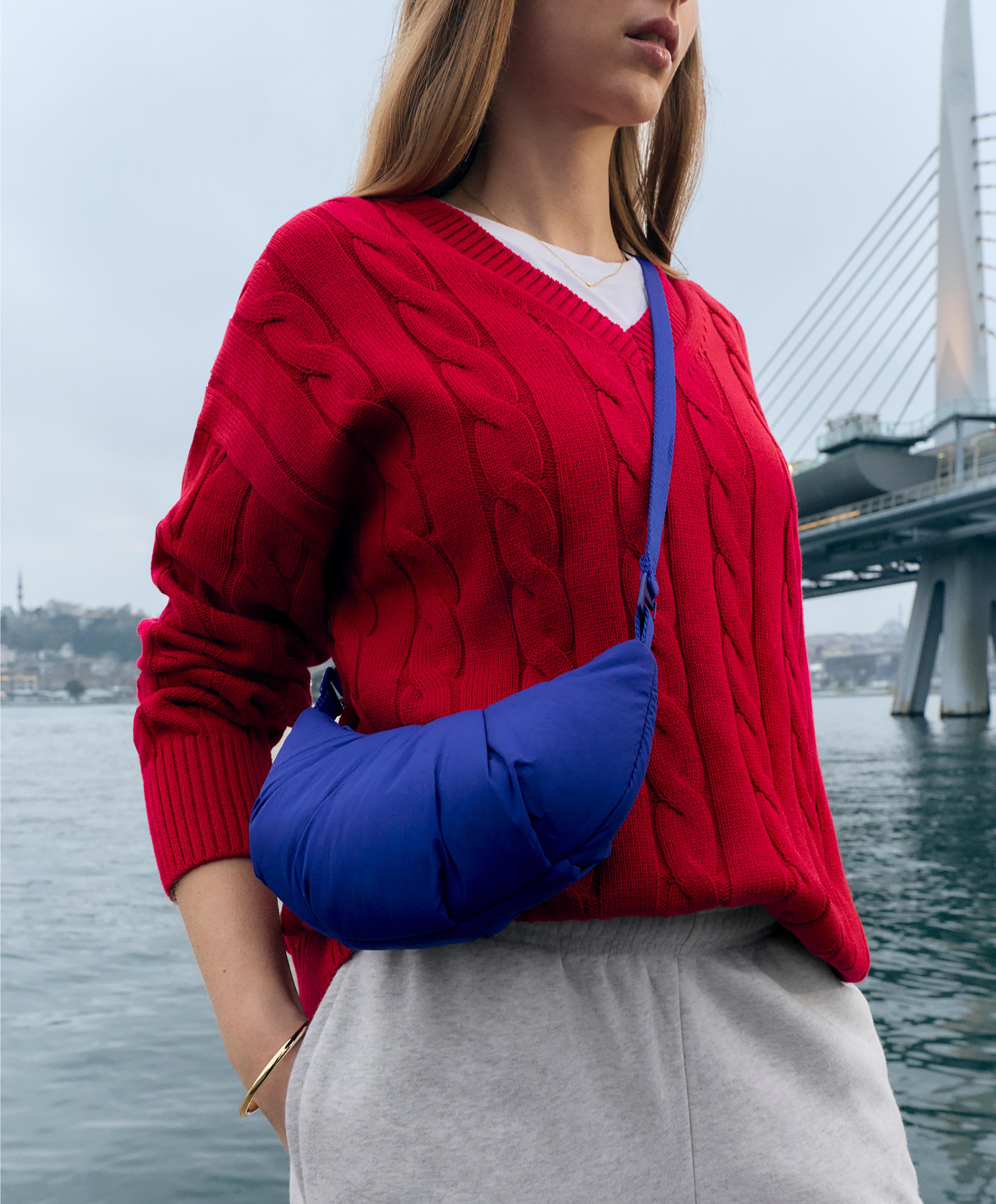 Mini quilted crossbody bag — BLUE