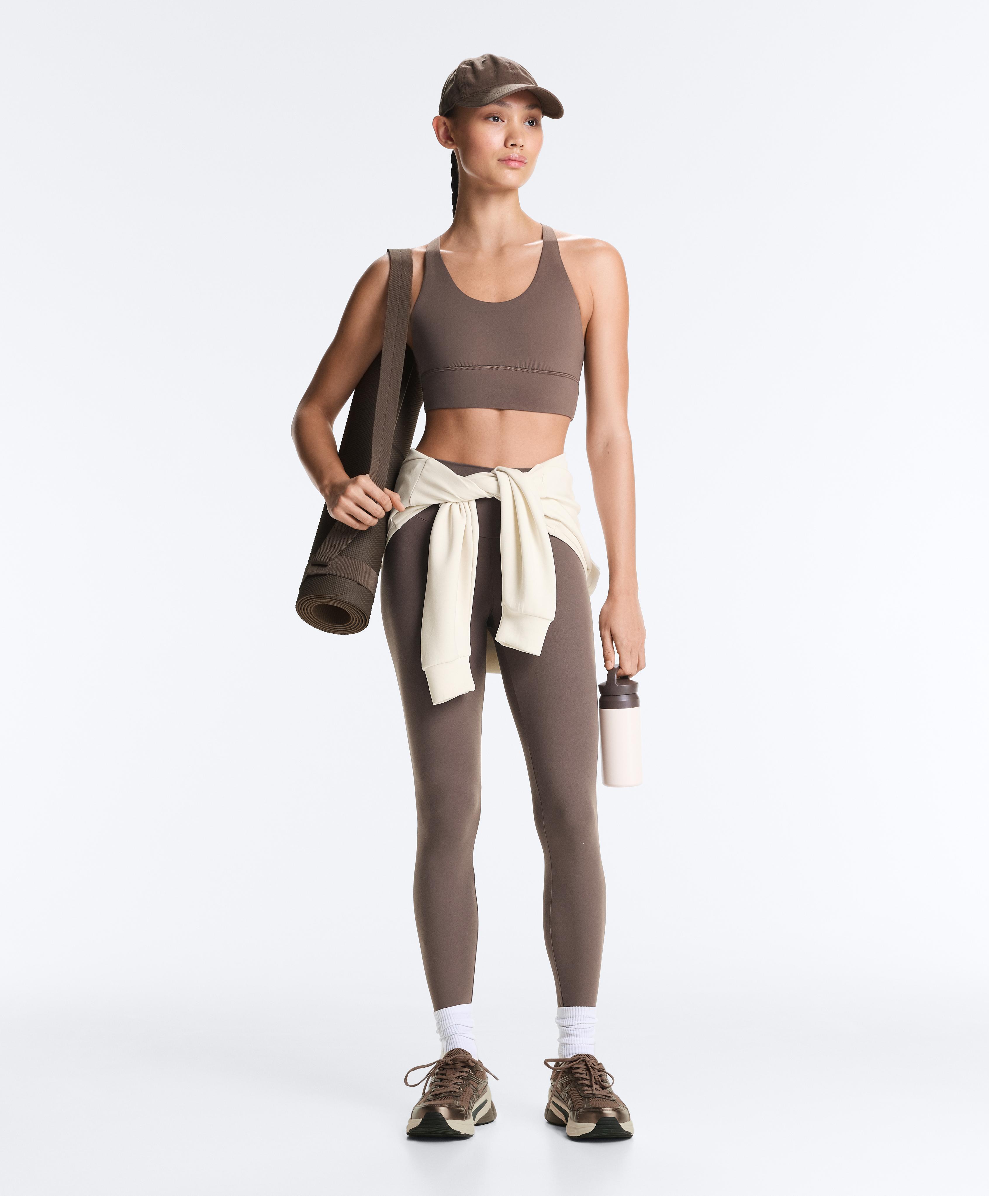 Comfortlux medium support sports bra with cups