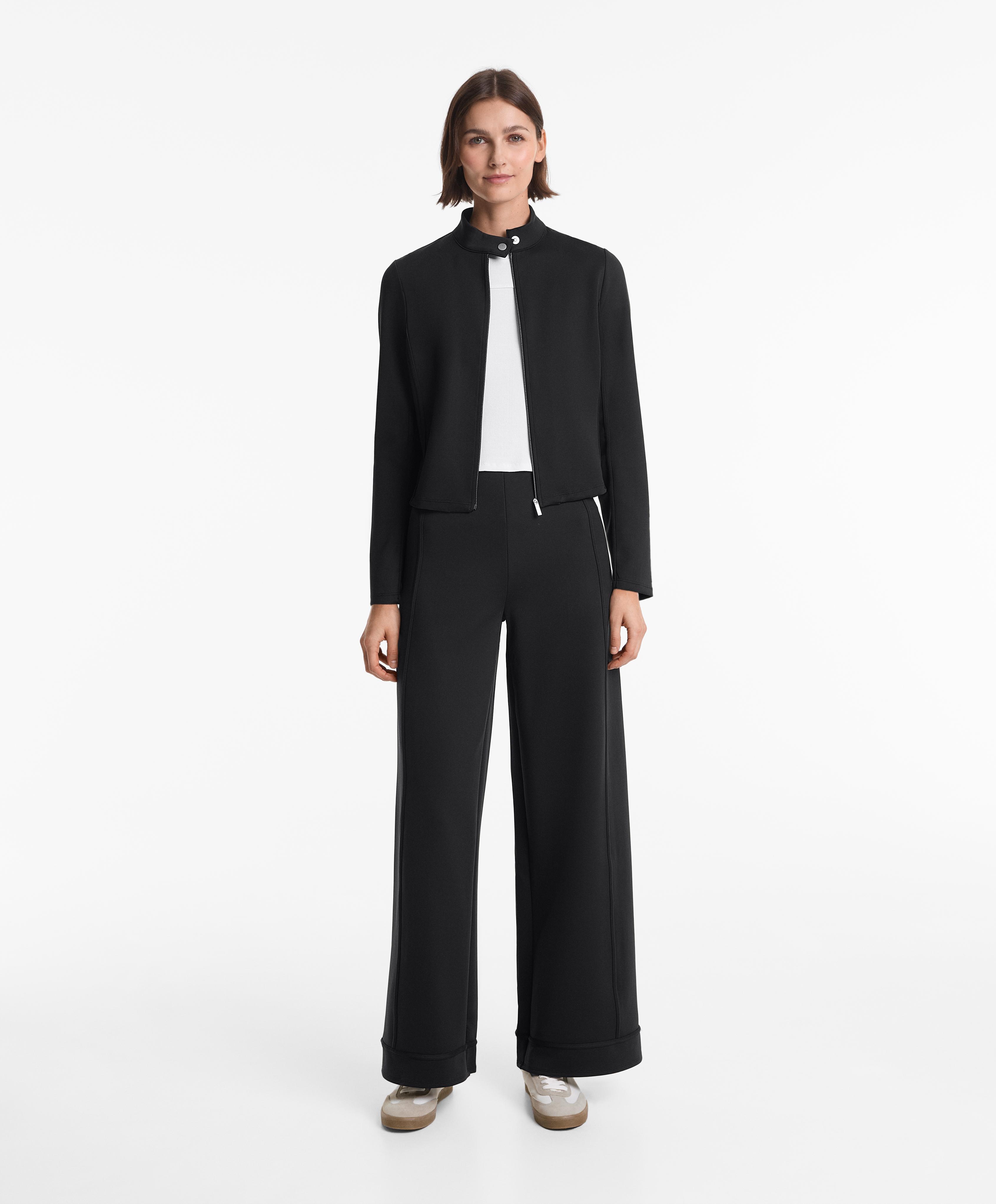 Total Look in Neopren-Optik Wide Leg in Schwarz