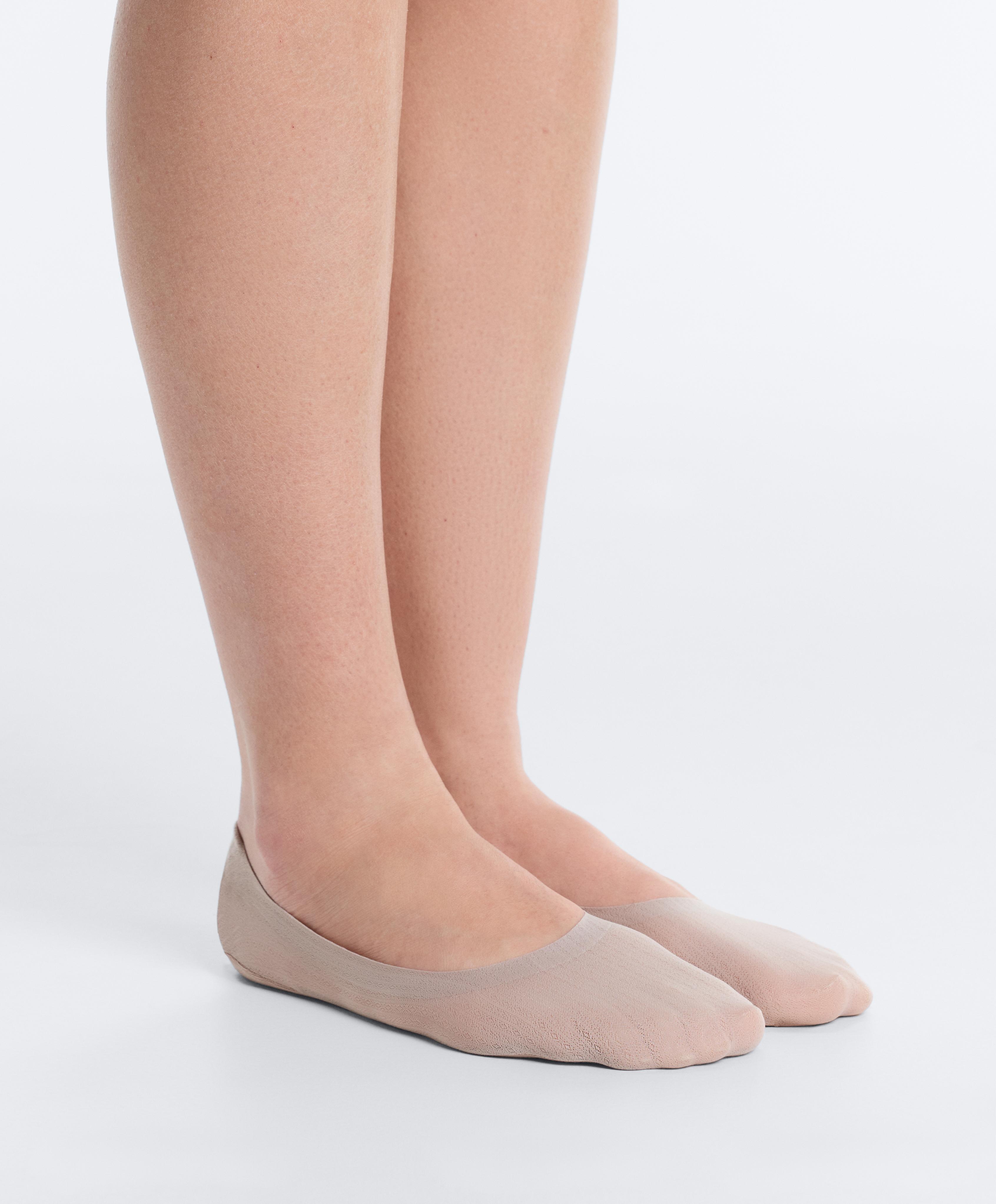 2 pairs of textured medium-cut cotton blend invisible socks — BROWN