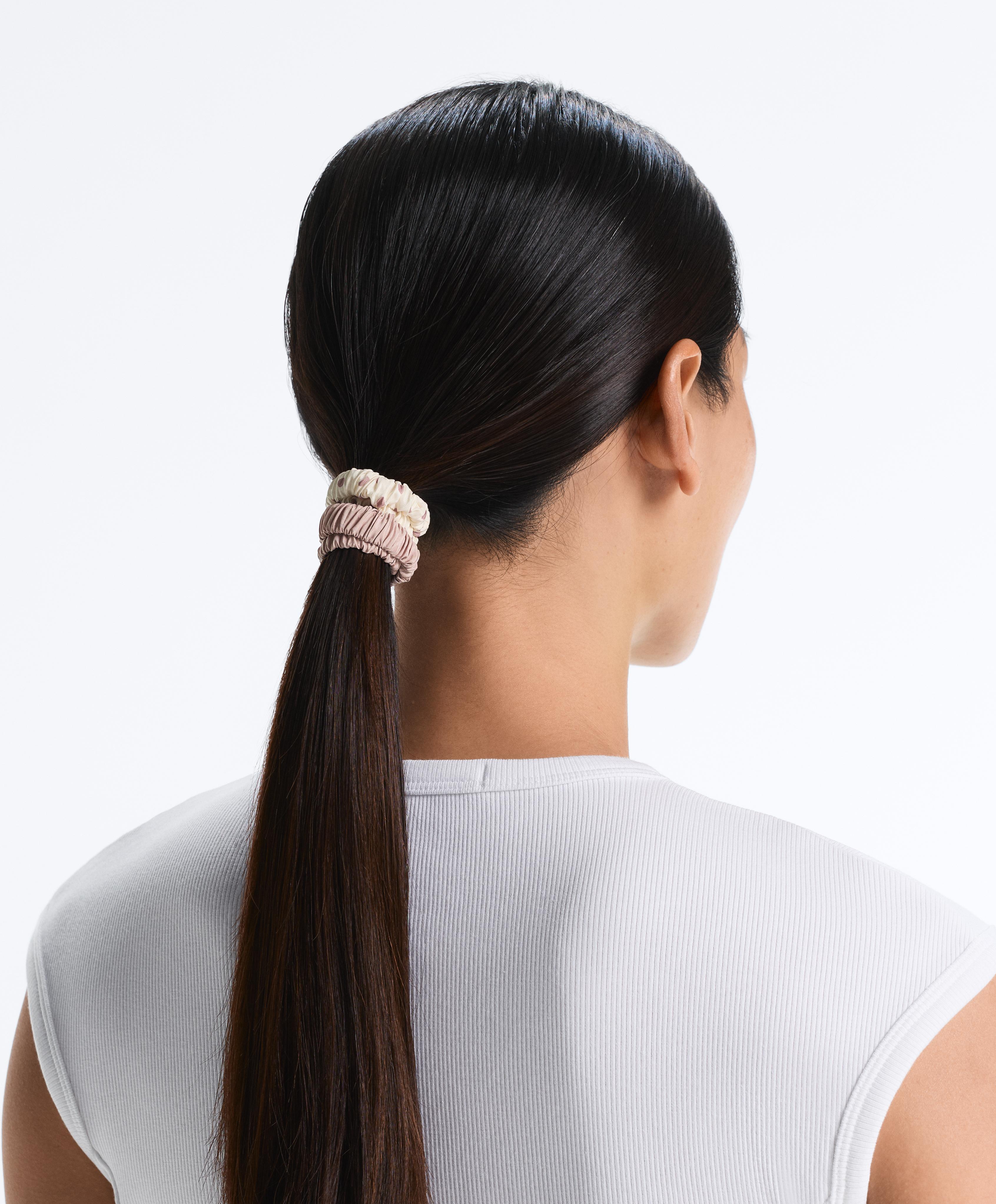 5 scrunchies 5 scrunchies