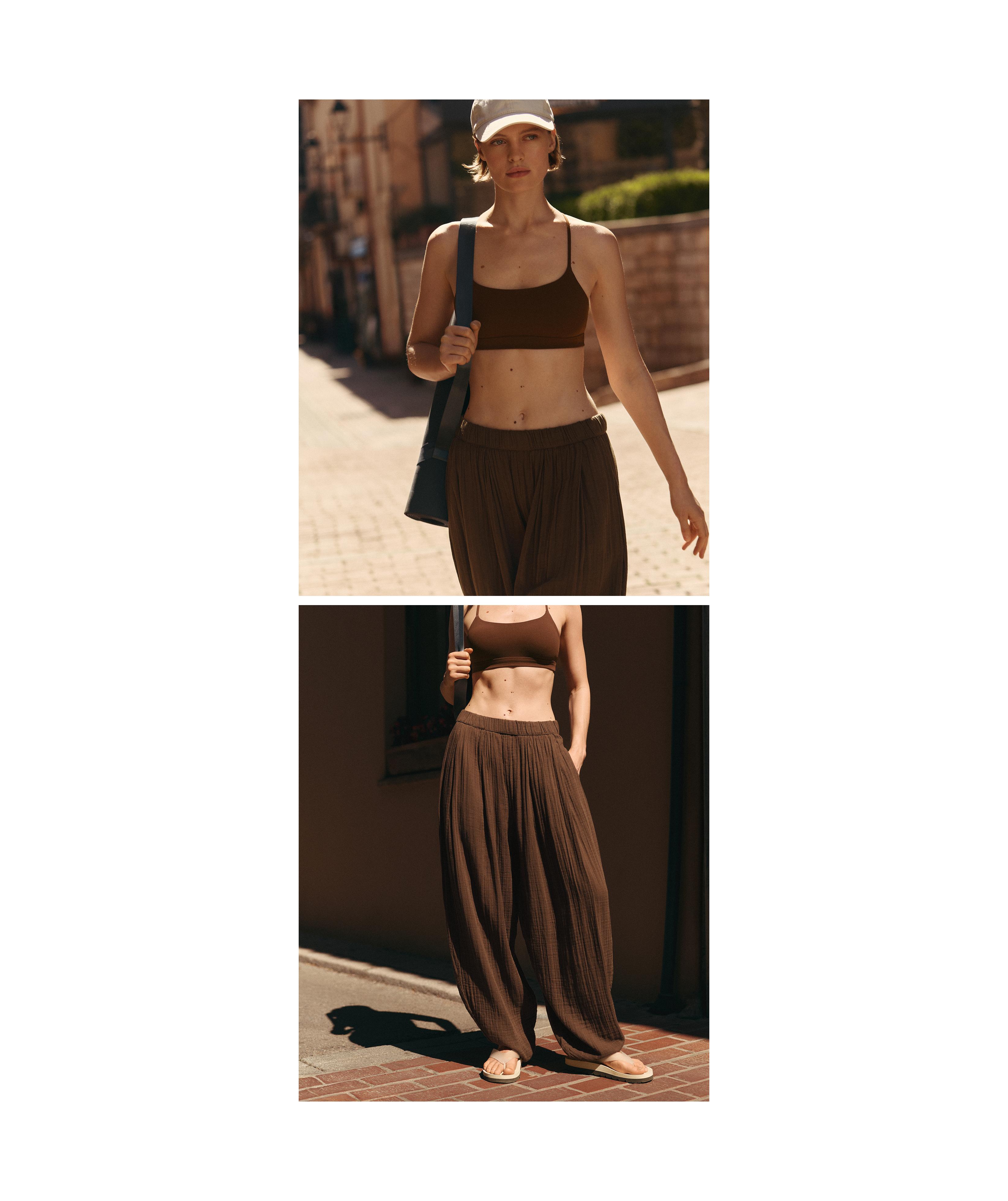 Low-support Comfortlux sports bra with straps — COFFEE