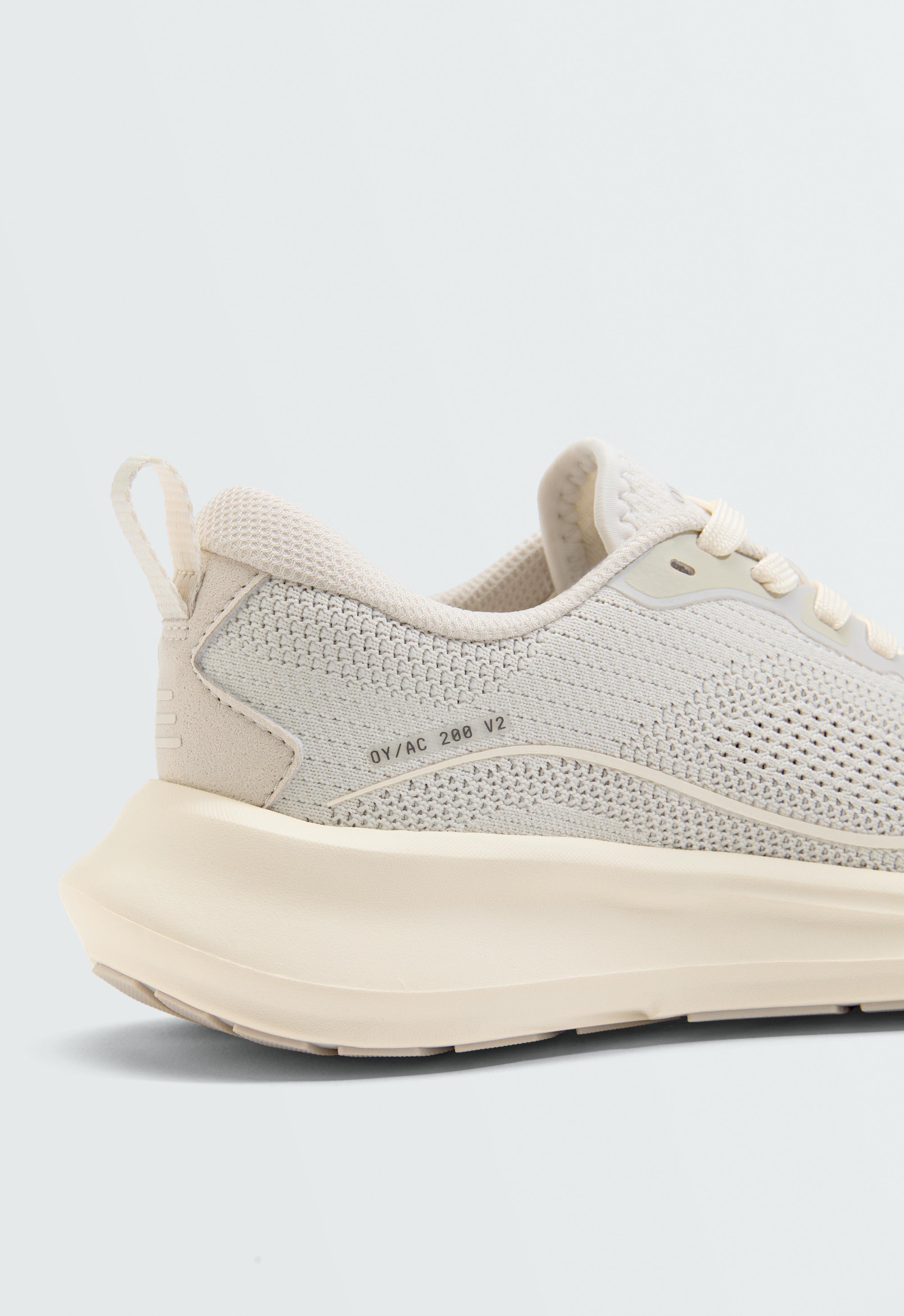 OY/AC 200 training trainers — ECRU