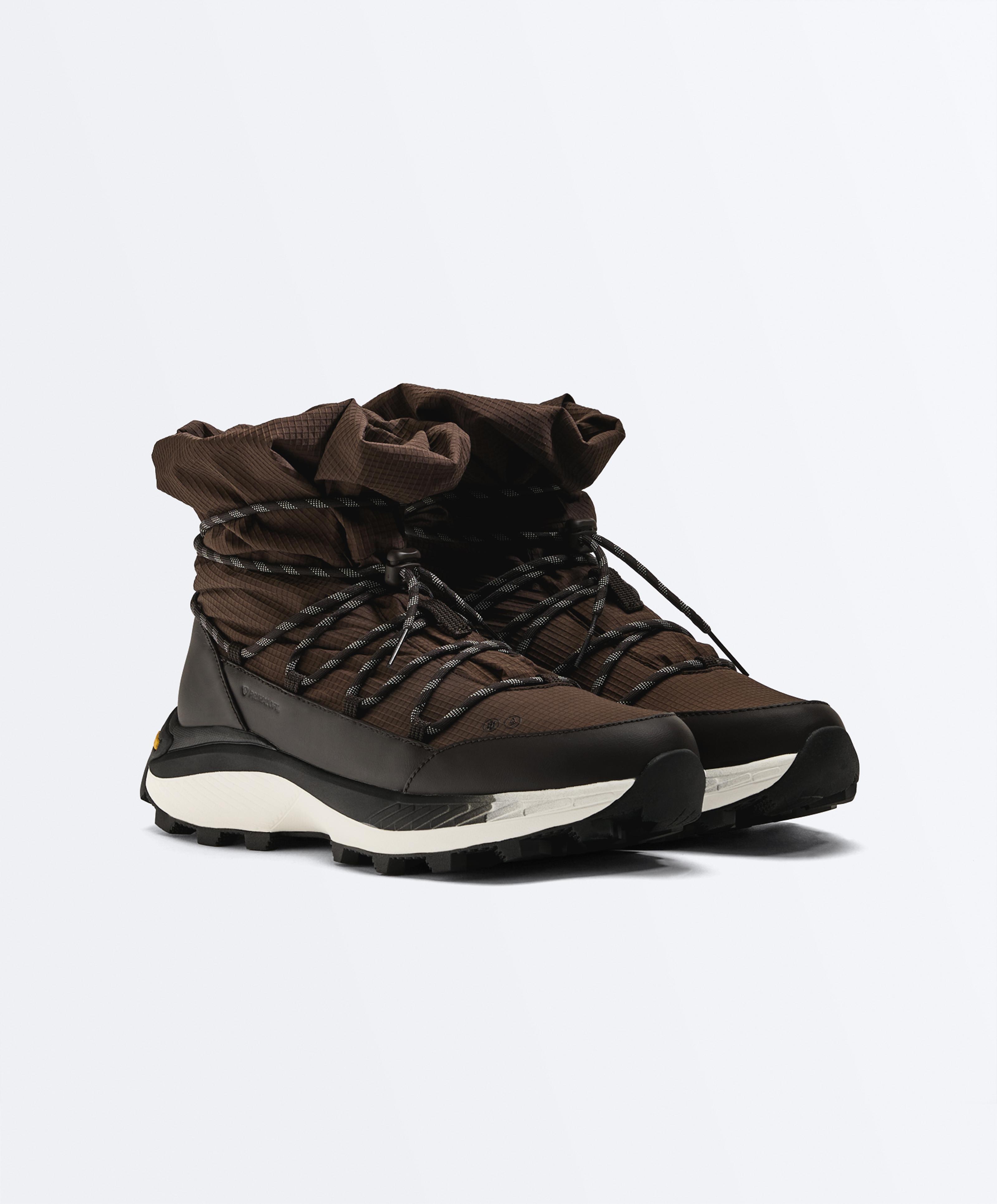 Vibram® waterproof sports boots — BROWN
