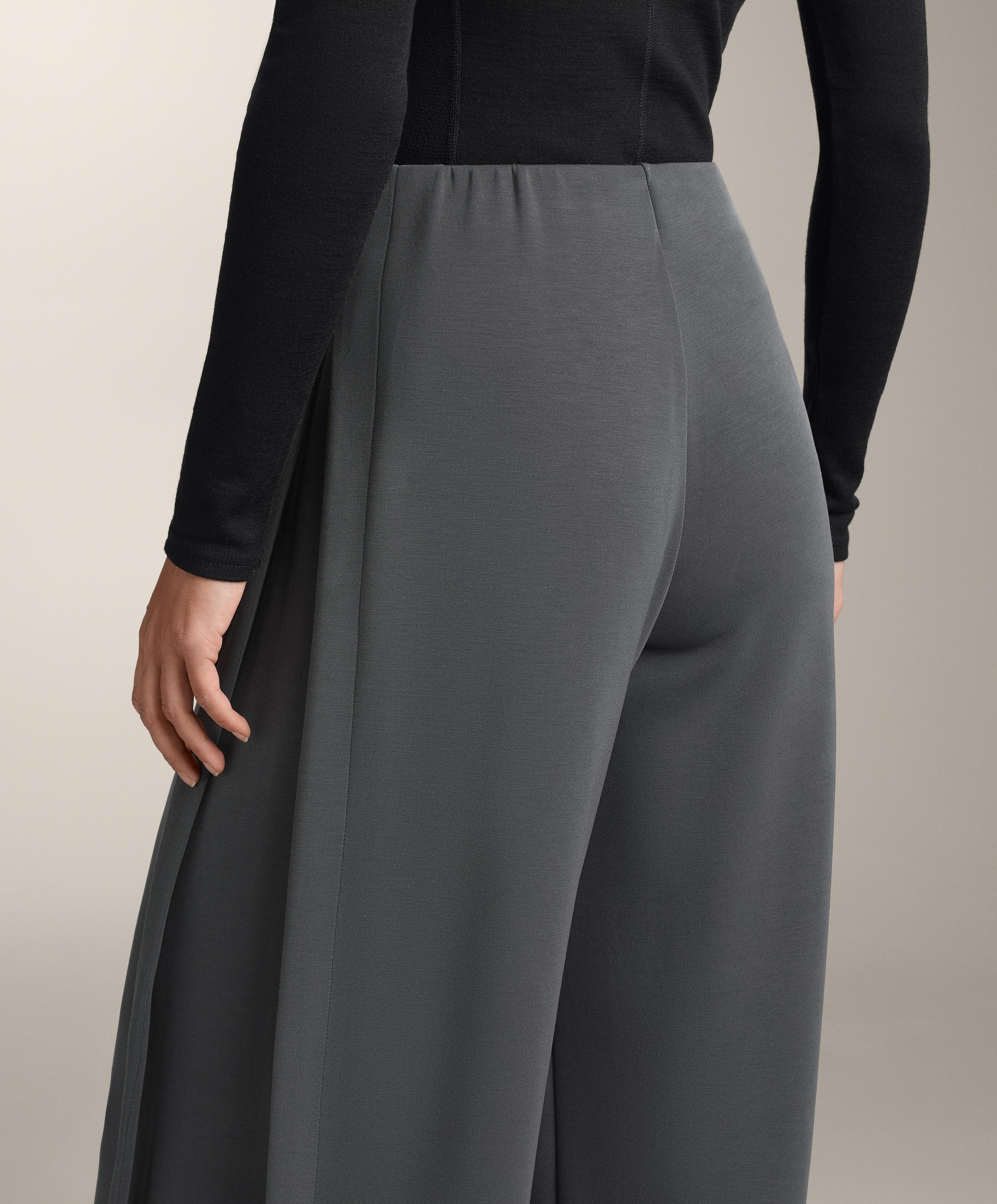 Soft-touch wide-leg trousers with side pleat and modal