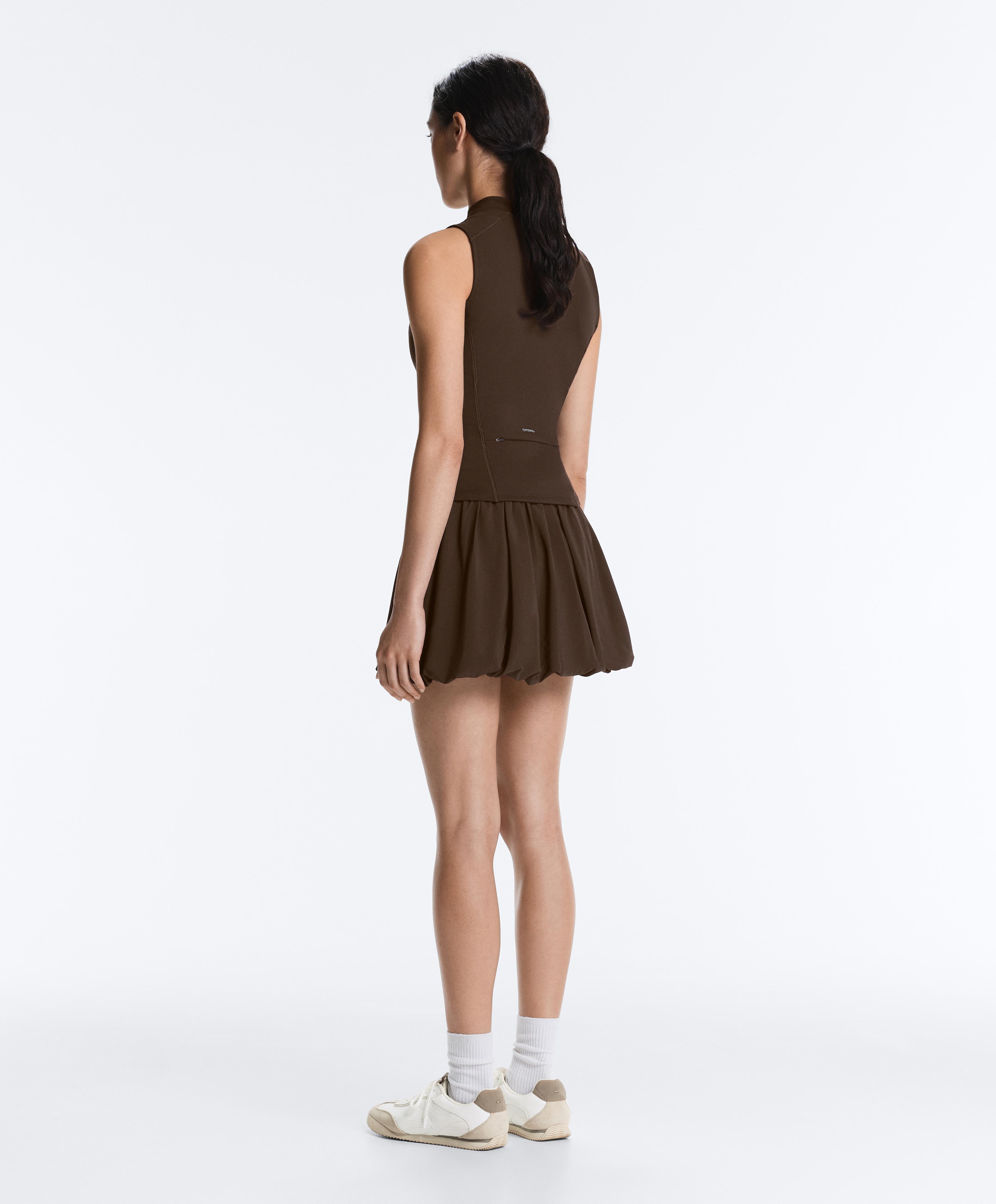 Sleeveless zip T-shirt — DARK BROWN