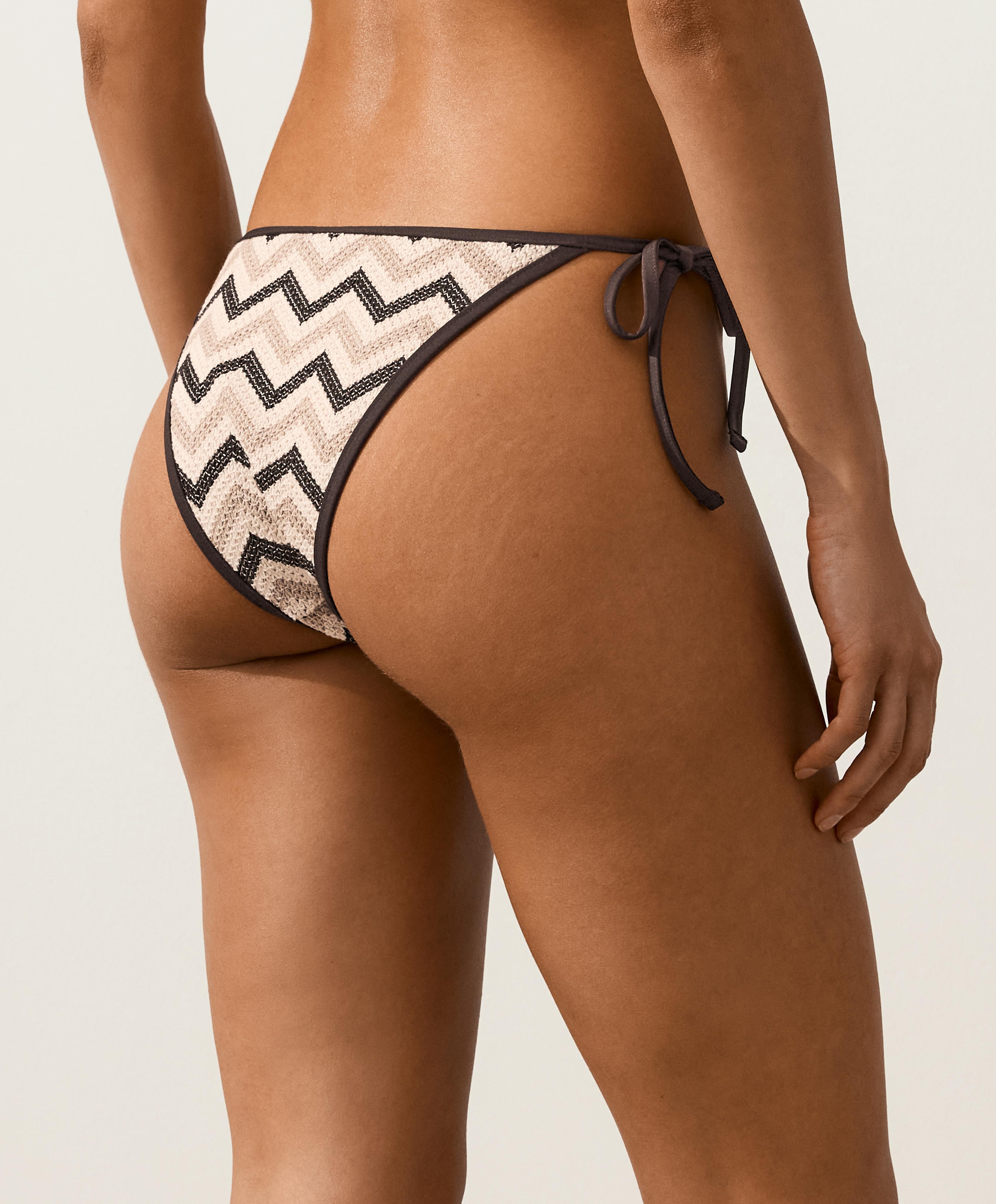 Medium-coverage zigzag crochet tie bikini briefs — ECRU