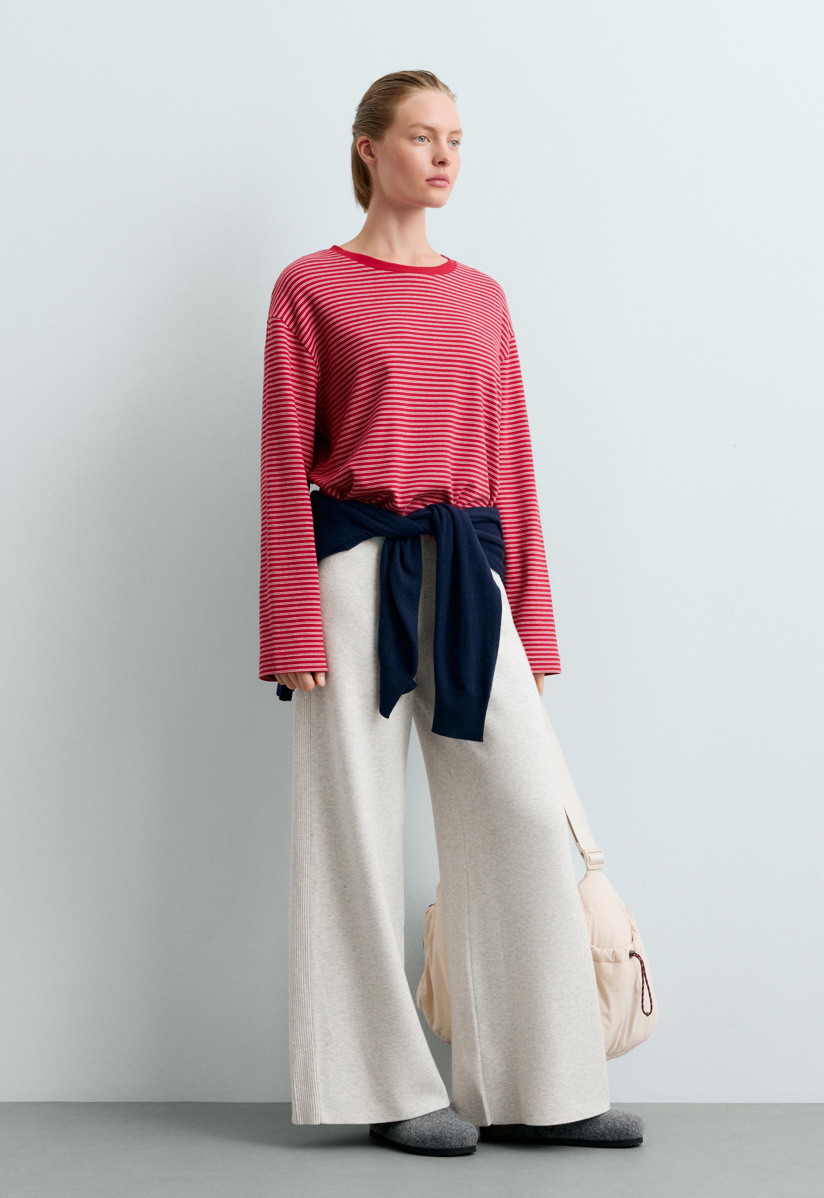 Wide-leg straight trousers with side rib