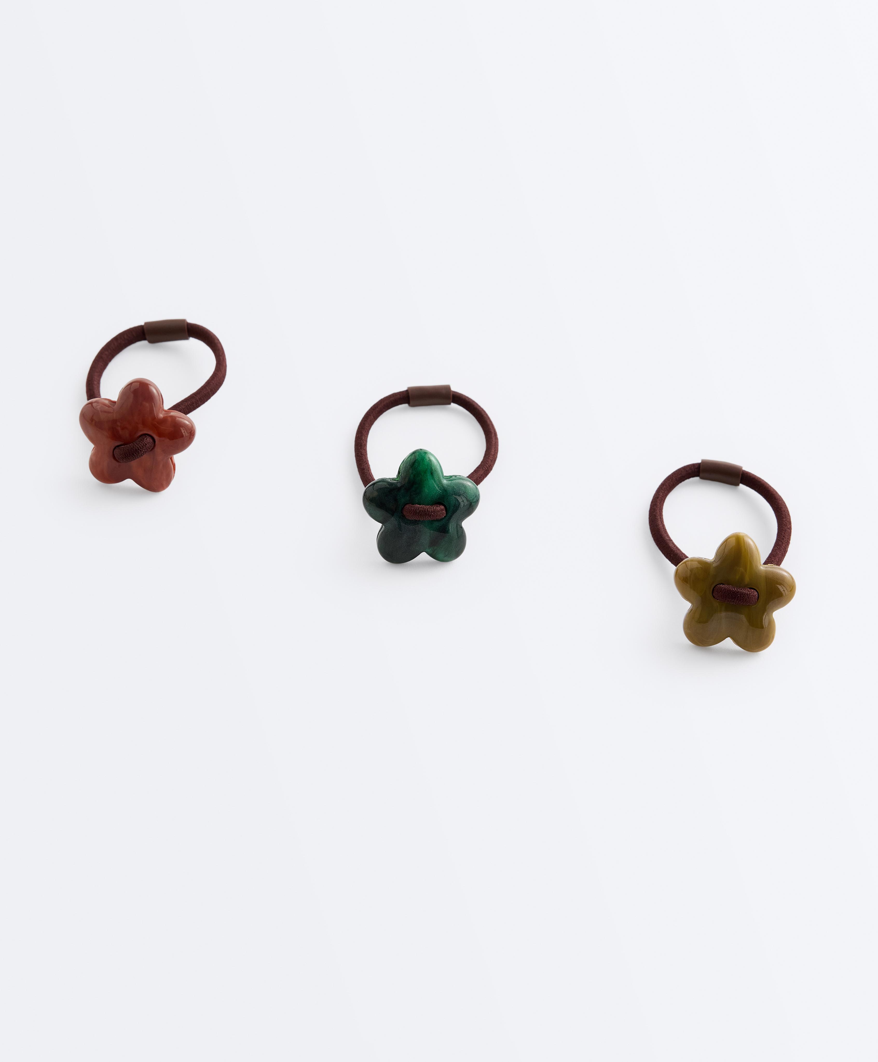 3 flower detail scrunchies — CHESTNUT