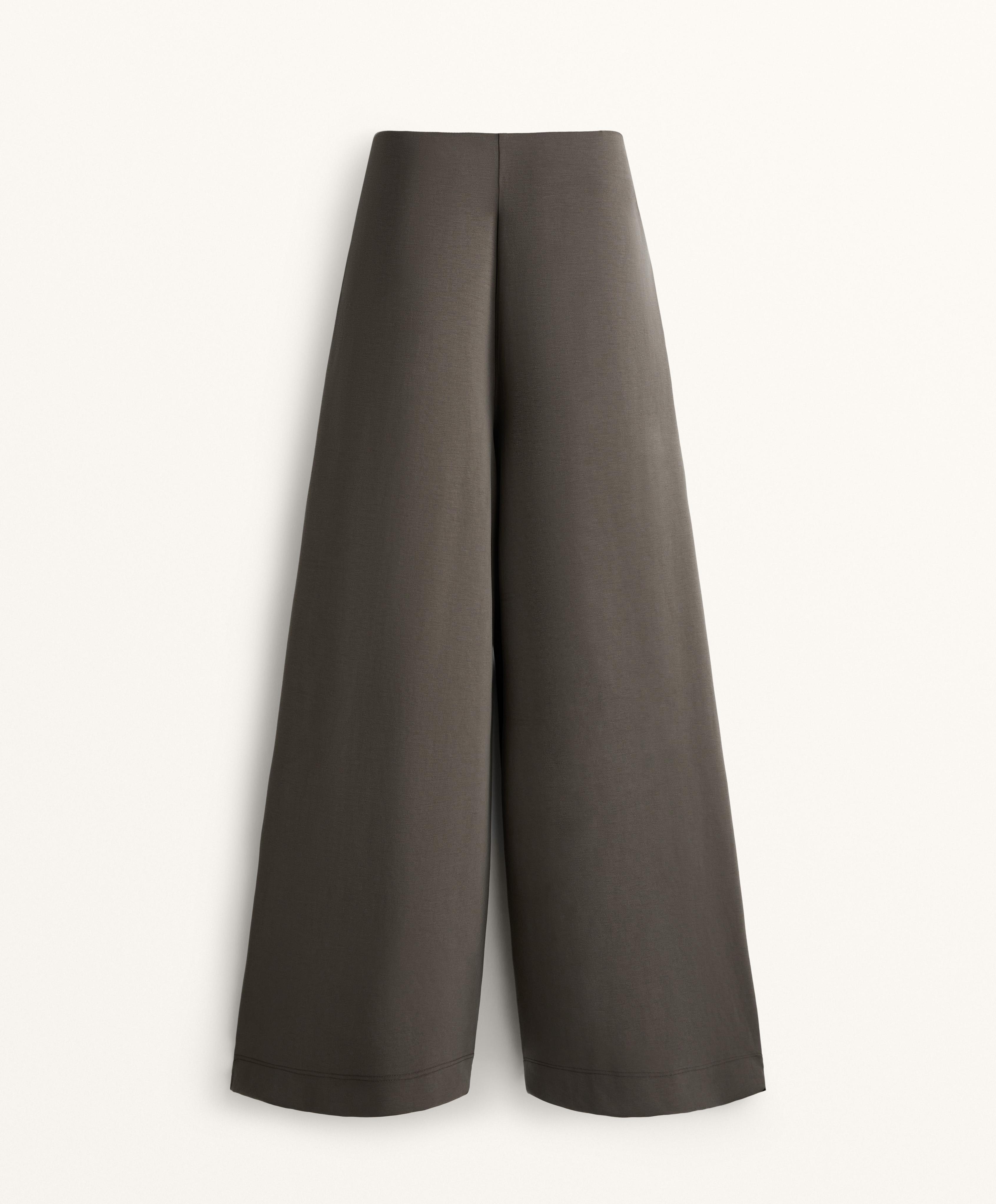 Pantaloni wide leg con pieghe e modal soft touch
