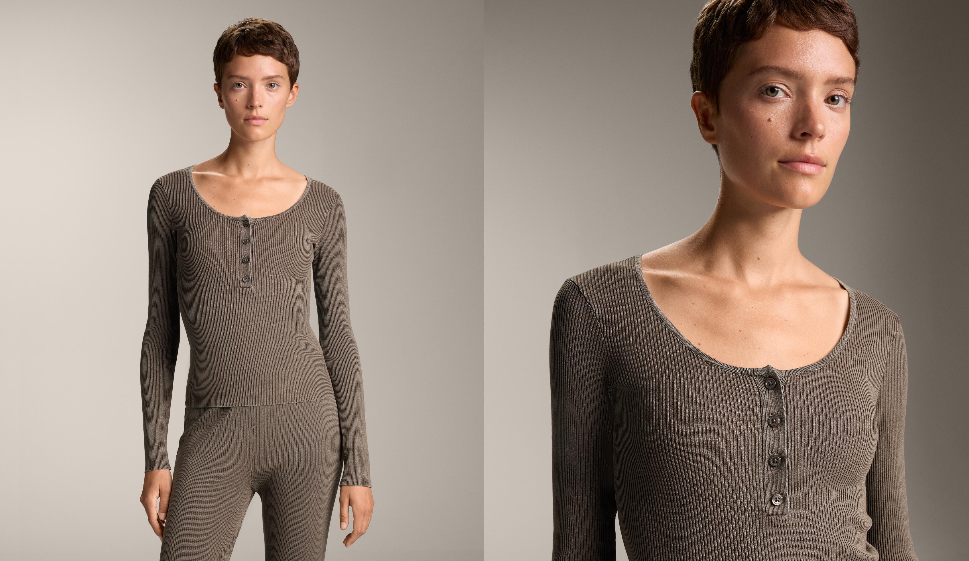Button round neck T-shirt