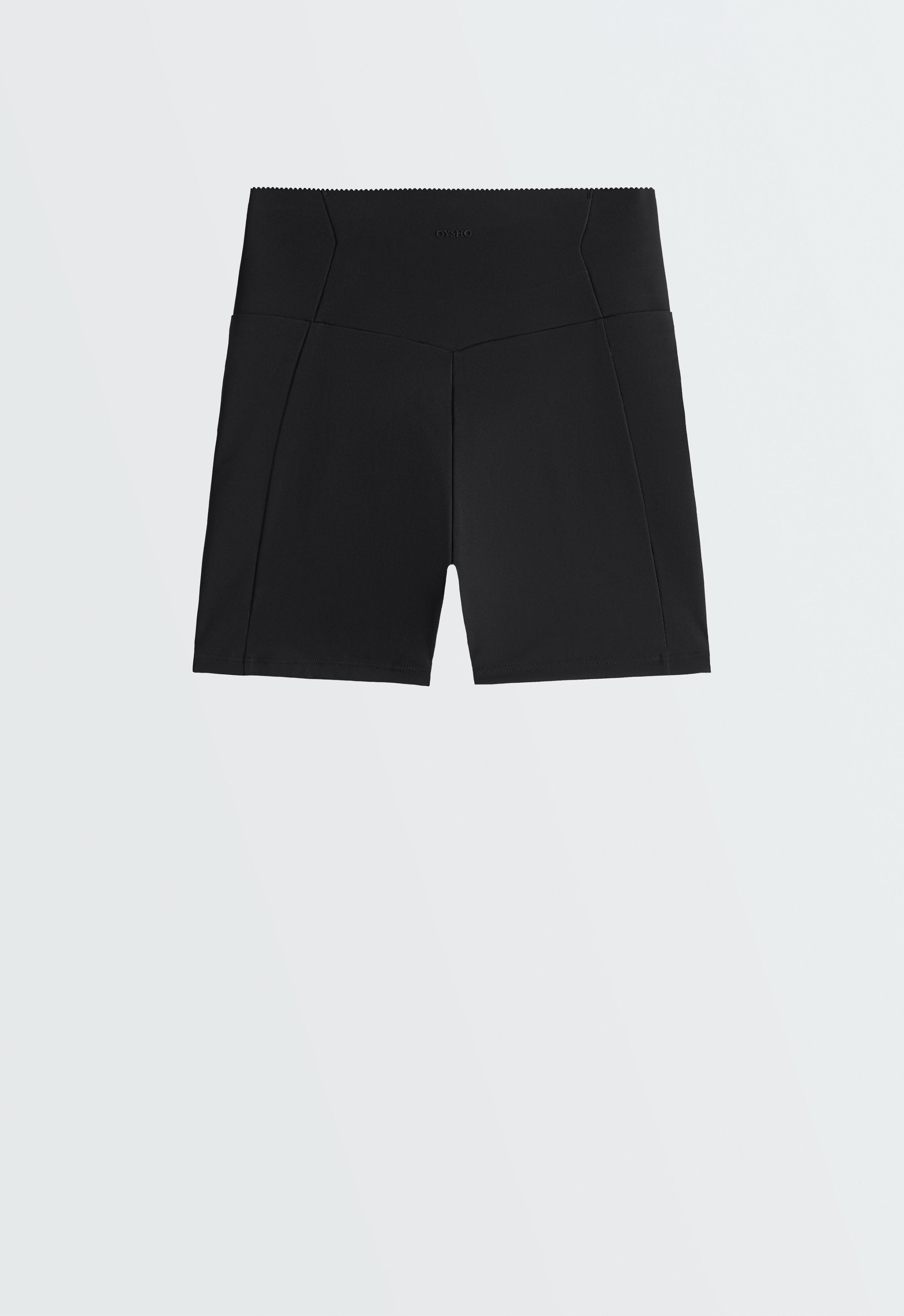 Compressive high-rise pocket 10cm hot pants — BLACK