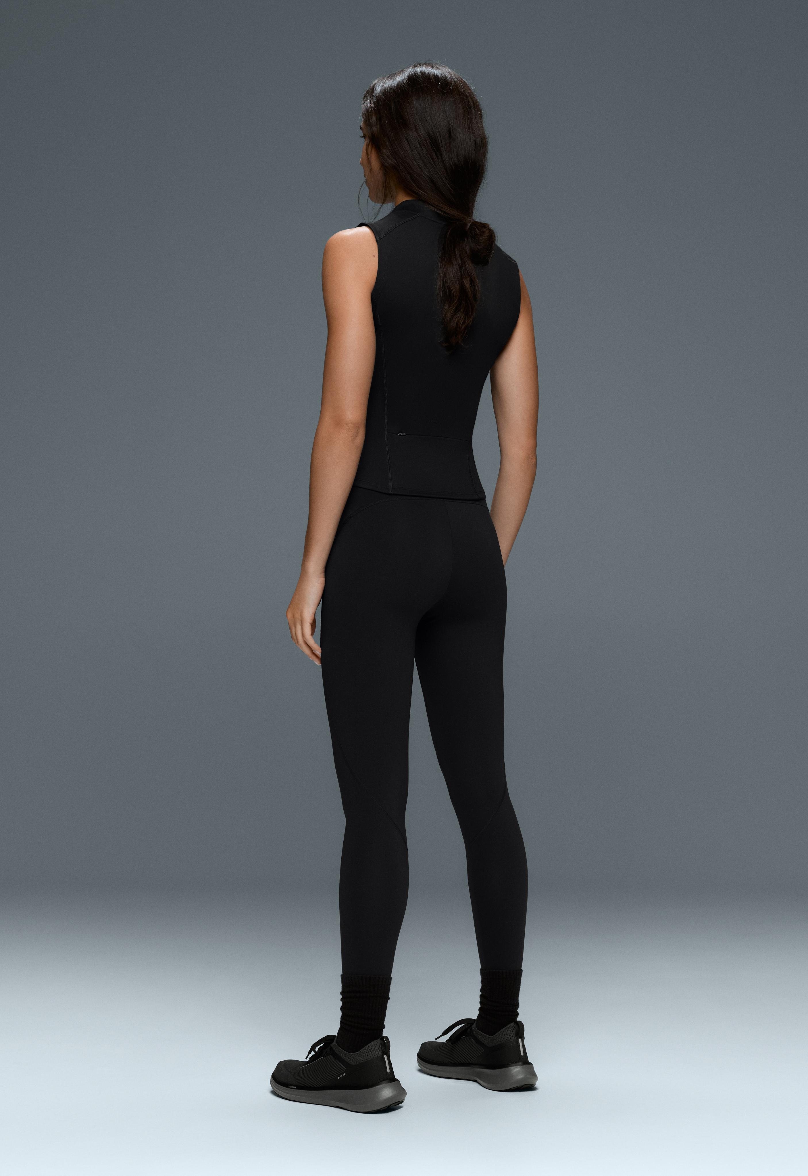 Sleeveless zip T-shirt — BLACK