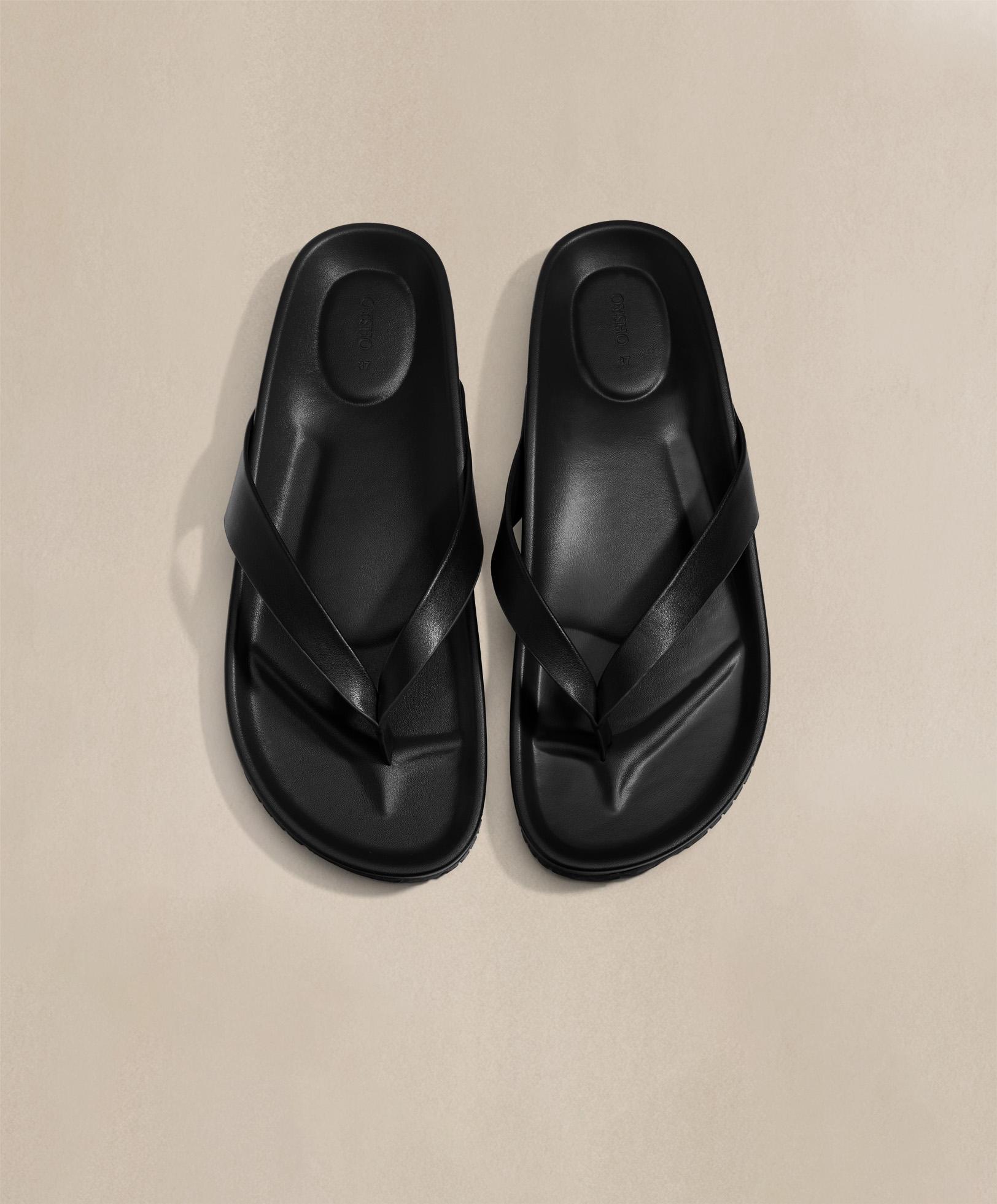 Strappy flat sandal — BLACK