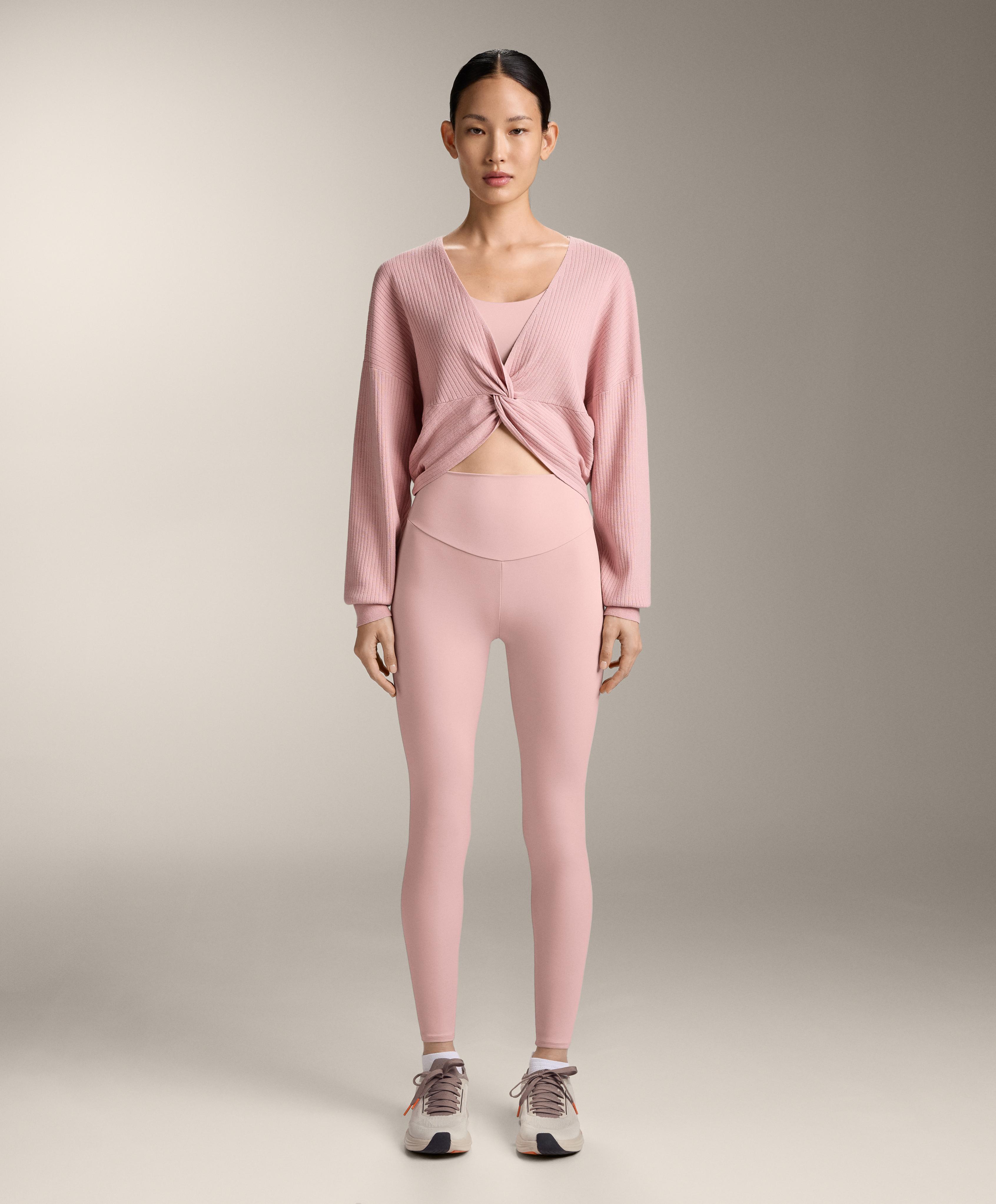 سويتر محاك بتفاصيل ملفوفة