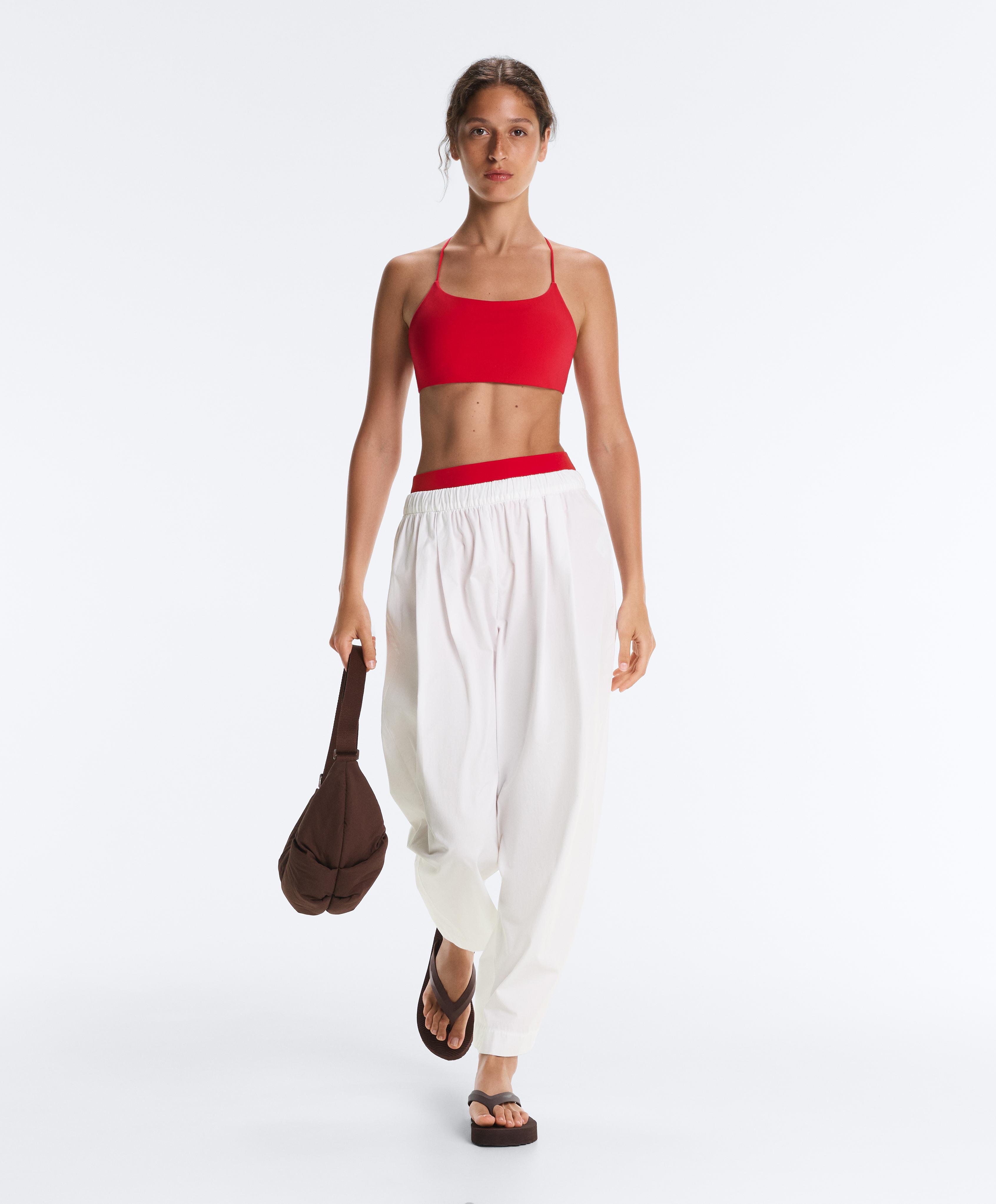 Low-support Comfortlux crossover sports bra — STRONG RED
