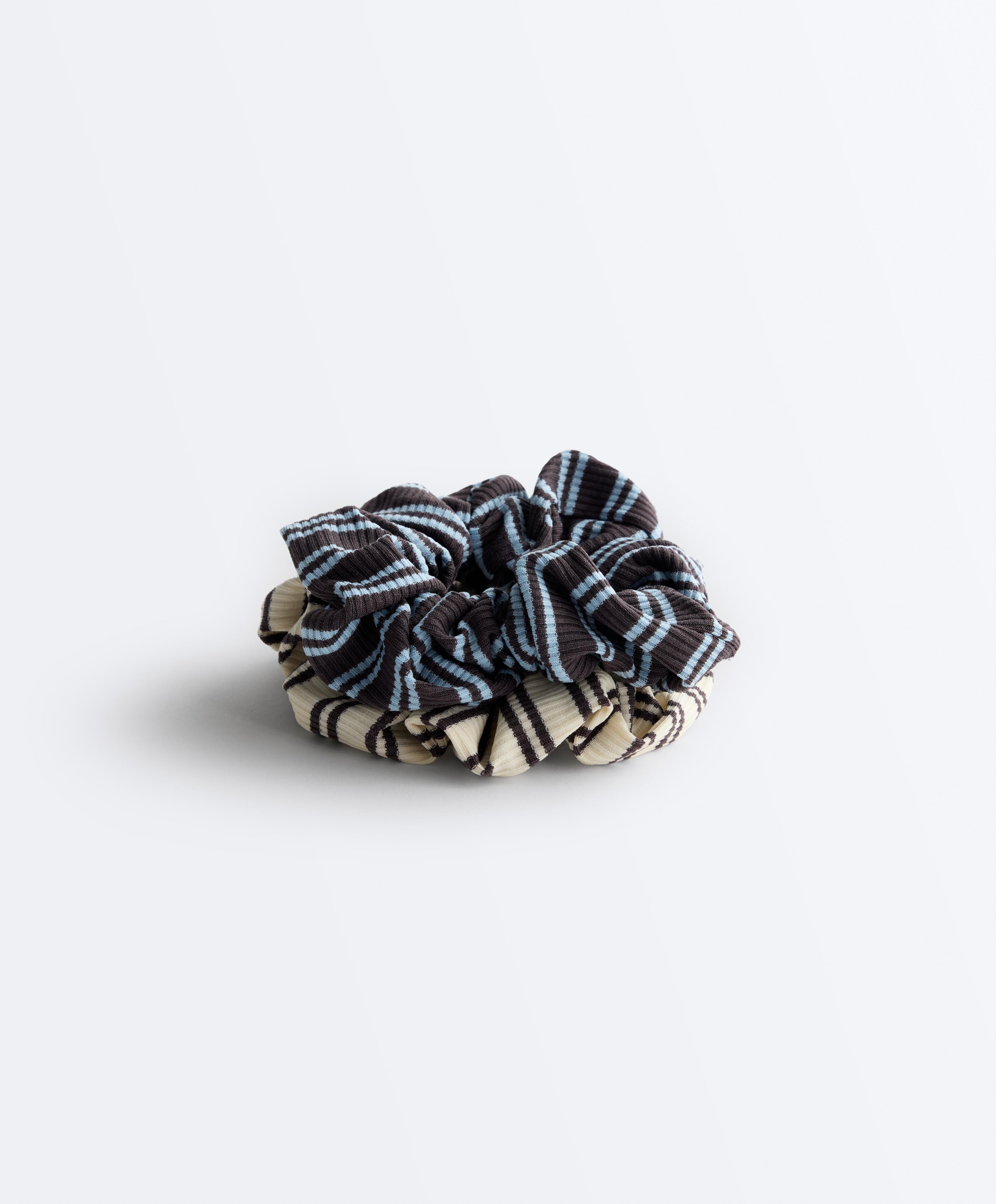 2 striped hair scrunchies