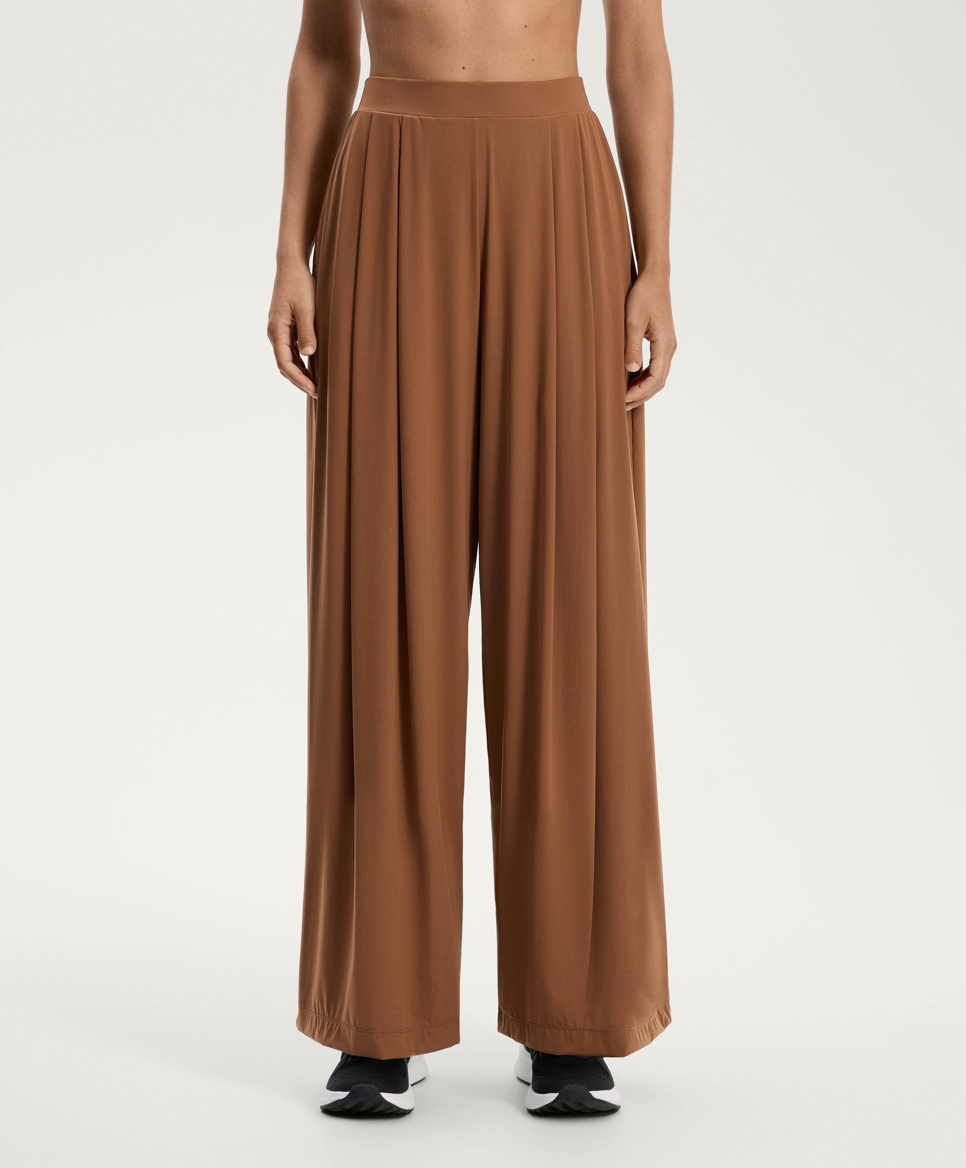 Wide-leg tailored trousers with light, cool-touch fabric Wide-leg tailored trousers with light, cool-touch fabric