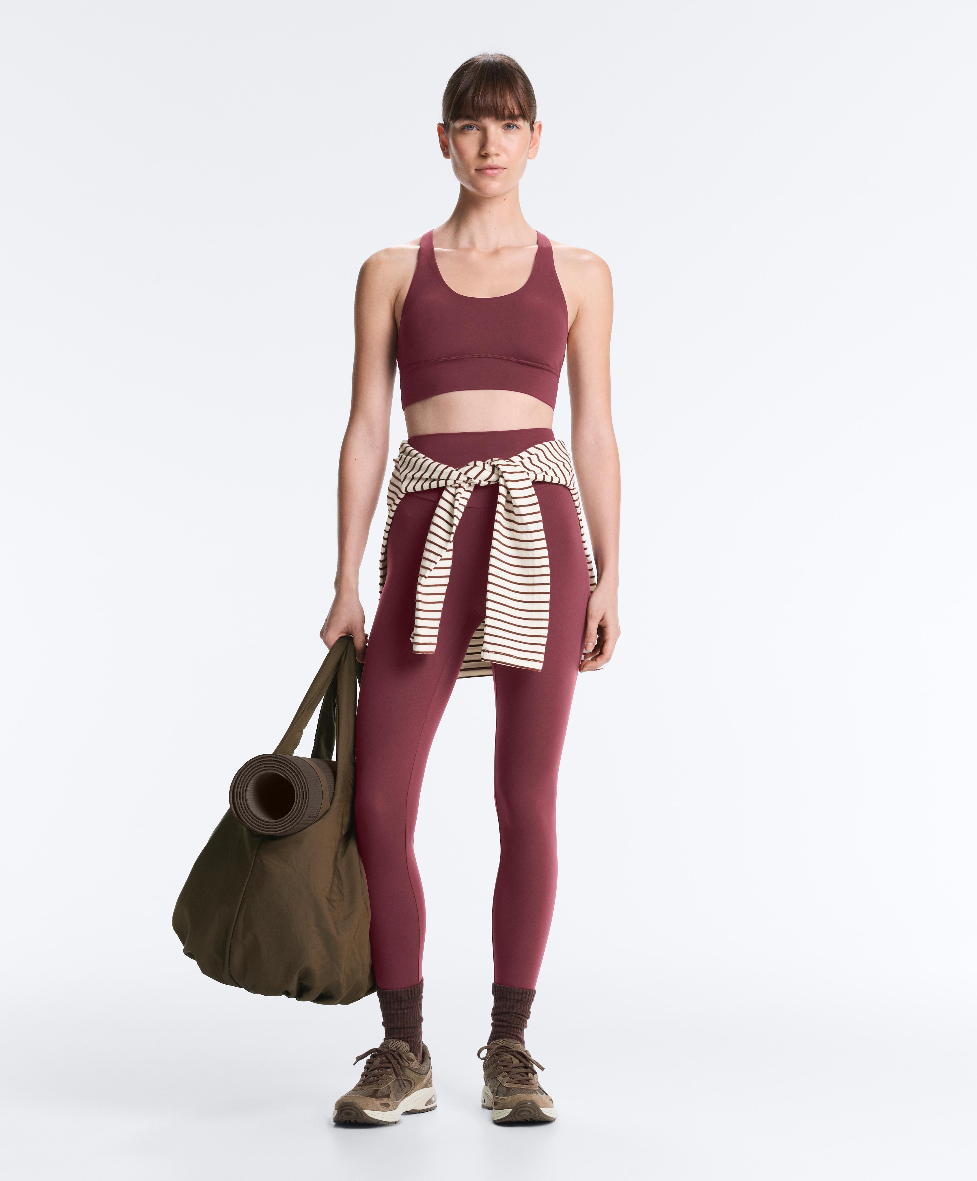 Medium-support Comfortlux sports bra with cups — CHERRY